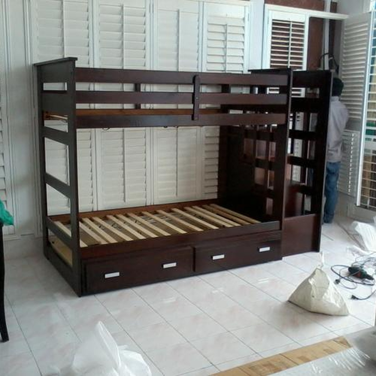 Giường tầng trẻ em Acme Furniture (màu nâu) xuất khẩu Châu Âu - mặt trái