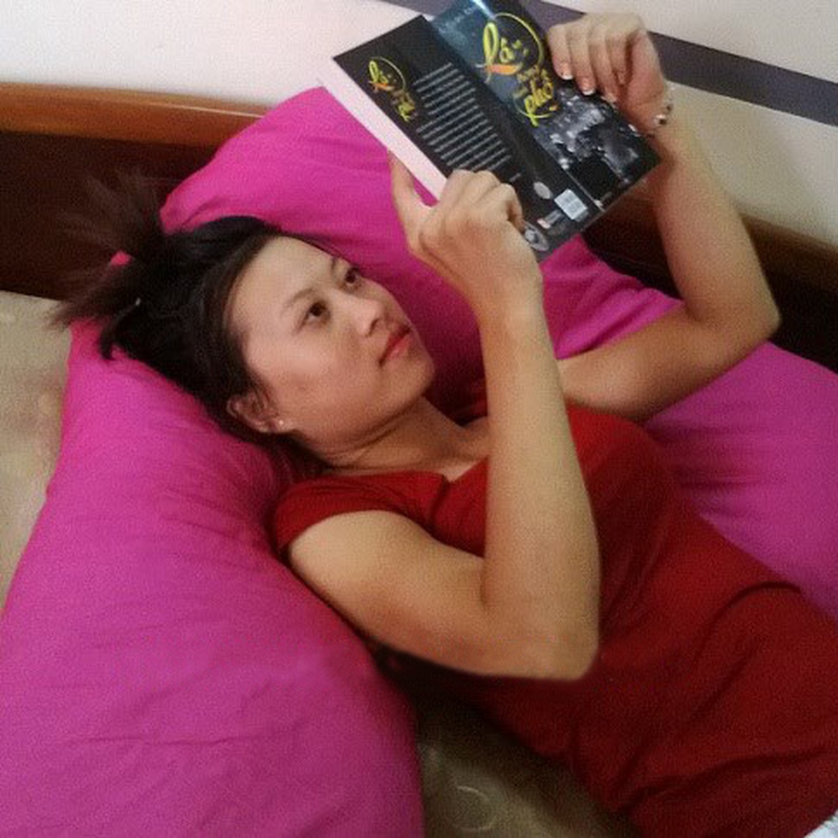 Gối ôm cho bà bầu chữ J Berry - hình 8