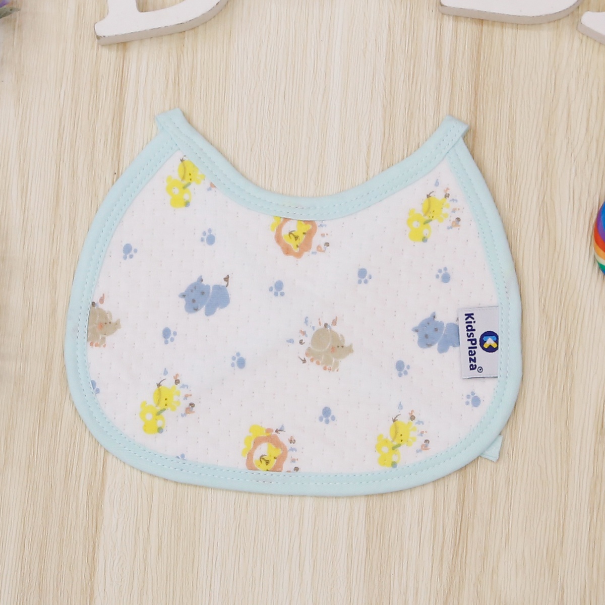 Yếm tròn xốp bông KidsPlaza - mặt phải