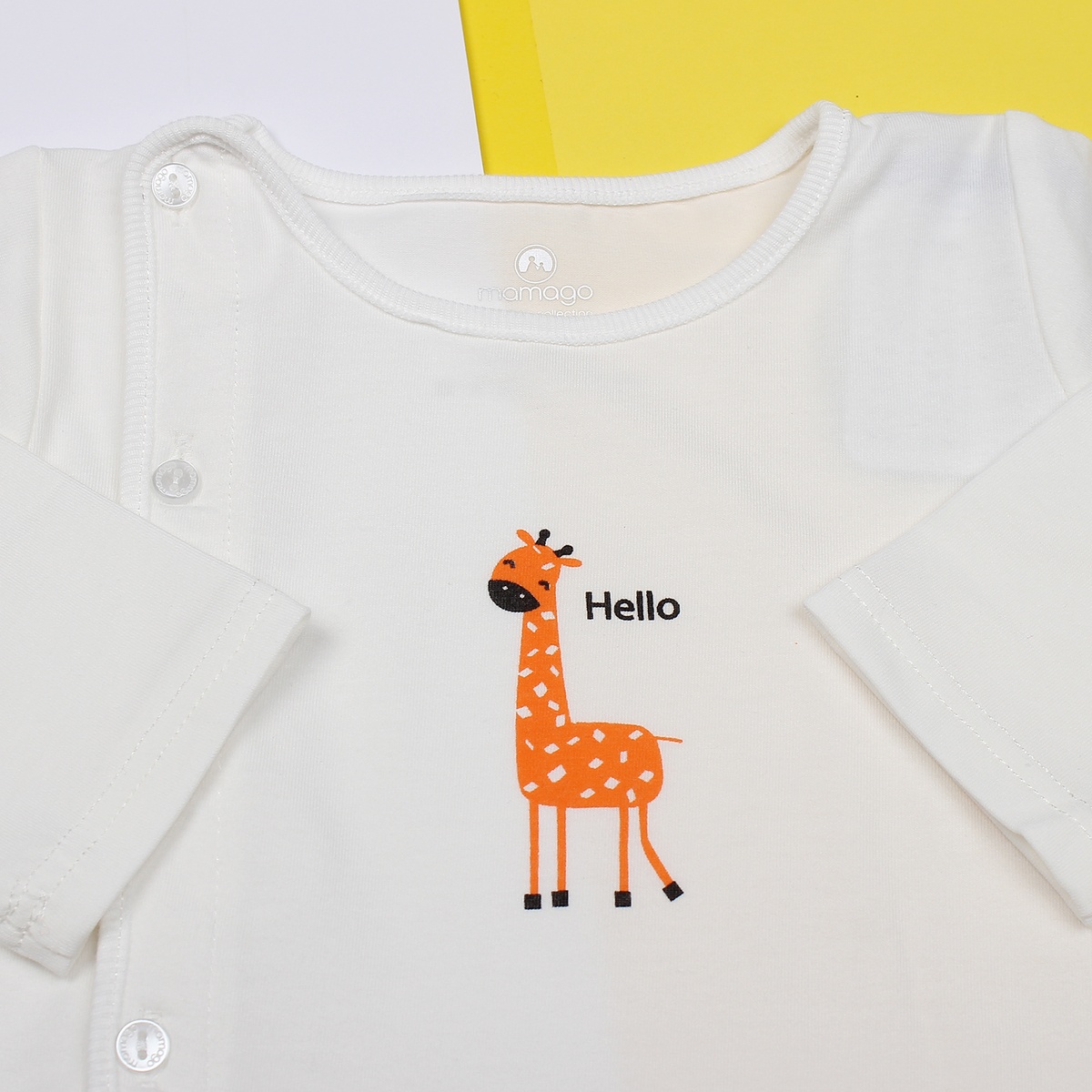 Áo sơ sinh cài lệch tay dài Mamago vera K19 (Trắng) - mặt sau