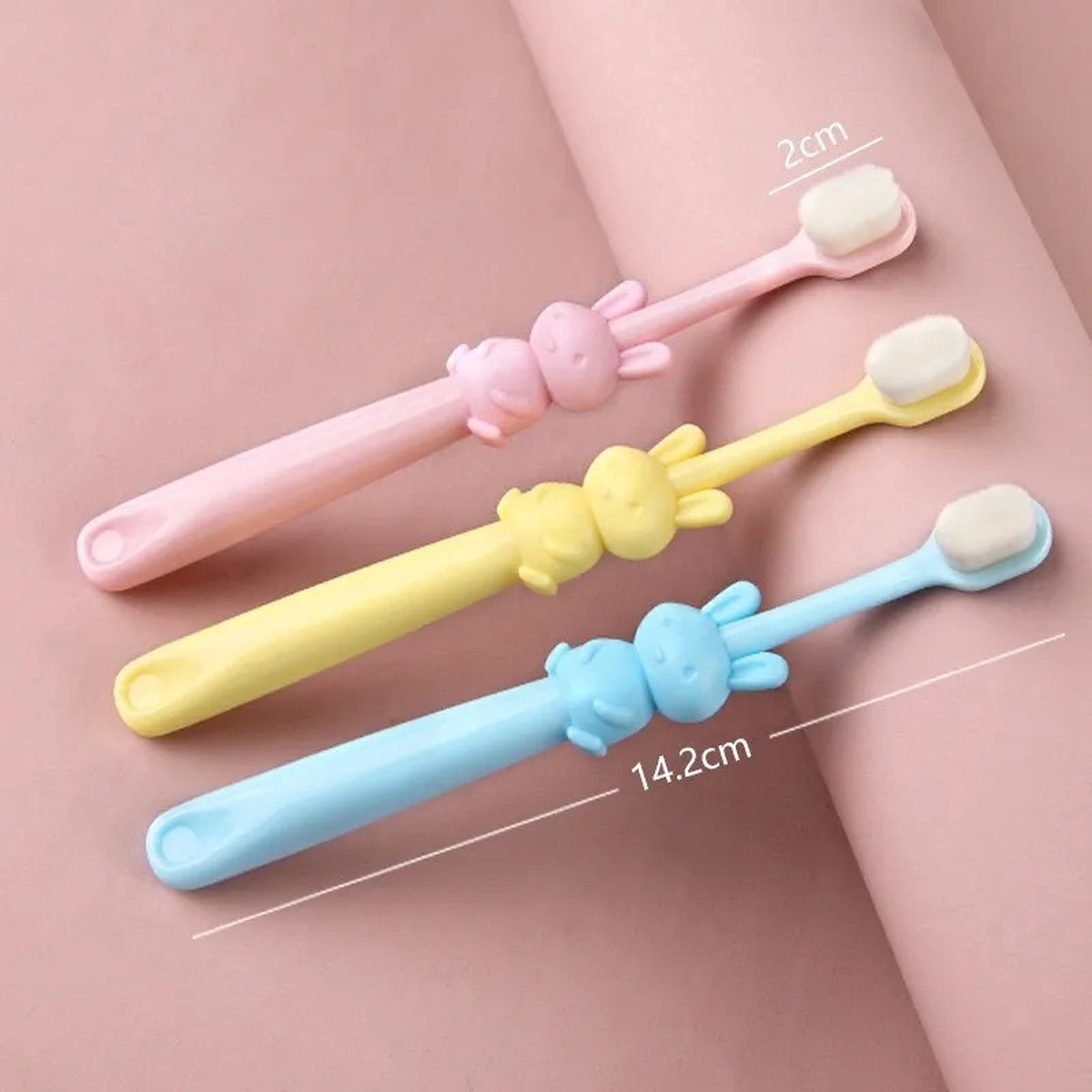 Bàn chải đánh răng siêu mềm Cotton dành cho bé 2Y+ (Màu ngẫu nhiên) - góc nghiêng