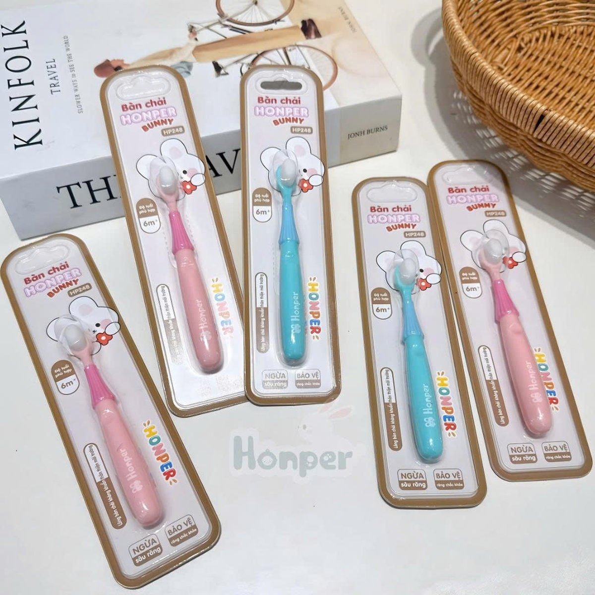 Bàn chải đánh răng cho bé Honper Bunny HP248 6M+ (Màu ngẫu nhiên) - mặt trái