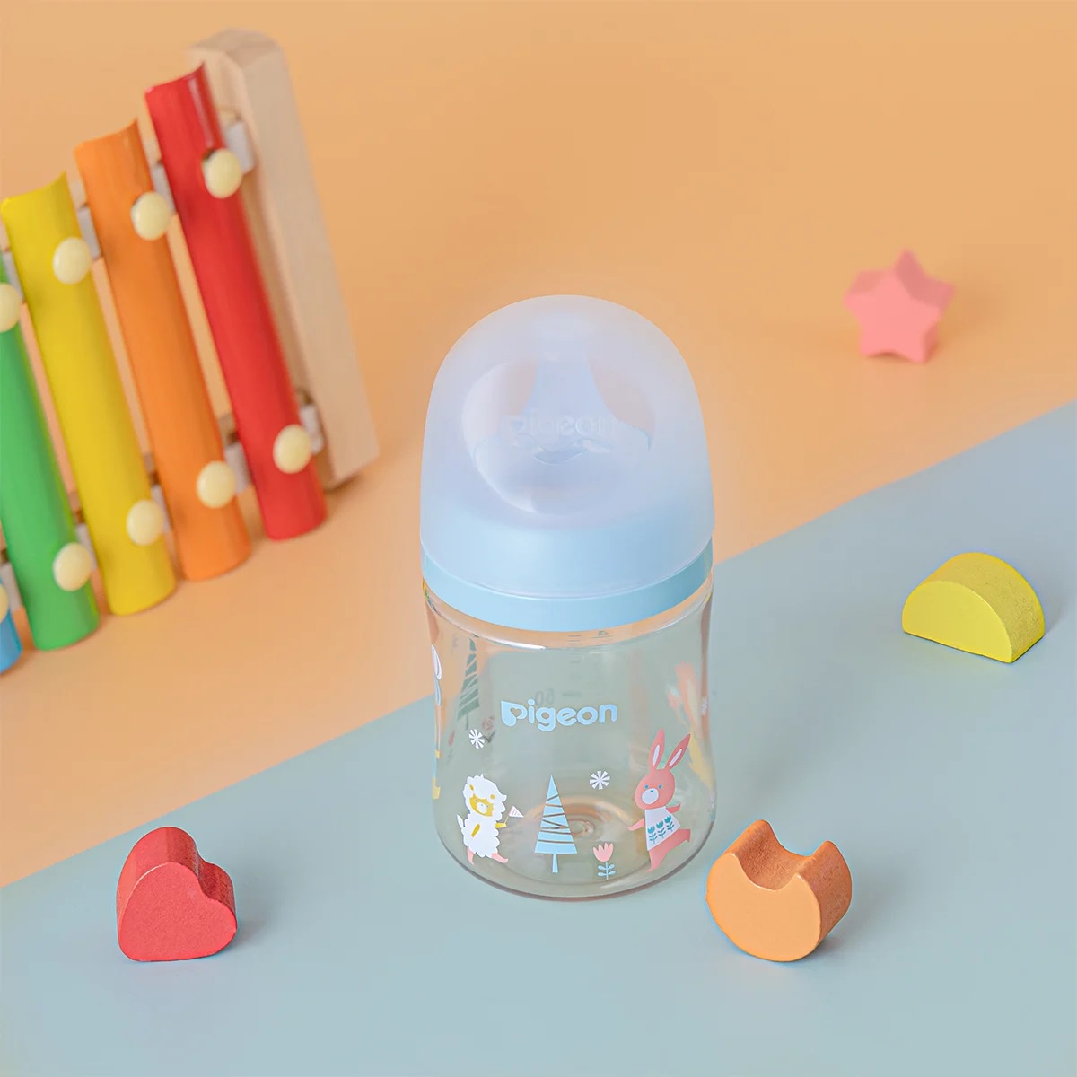 Bình sữa Pigeon PPSU Plus WN3 Nhật Bản in hình thú cưng 160ml - mặt phải
