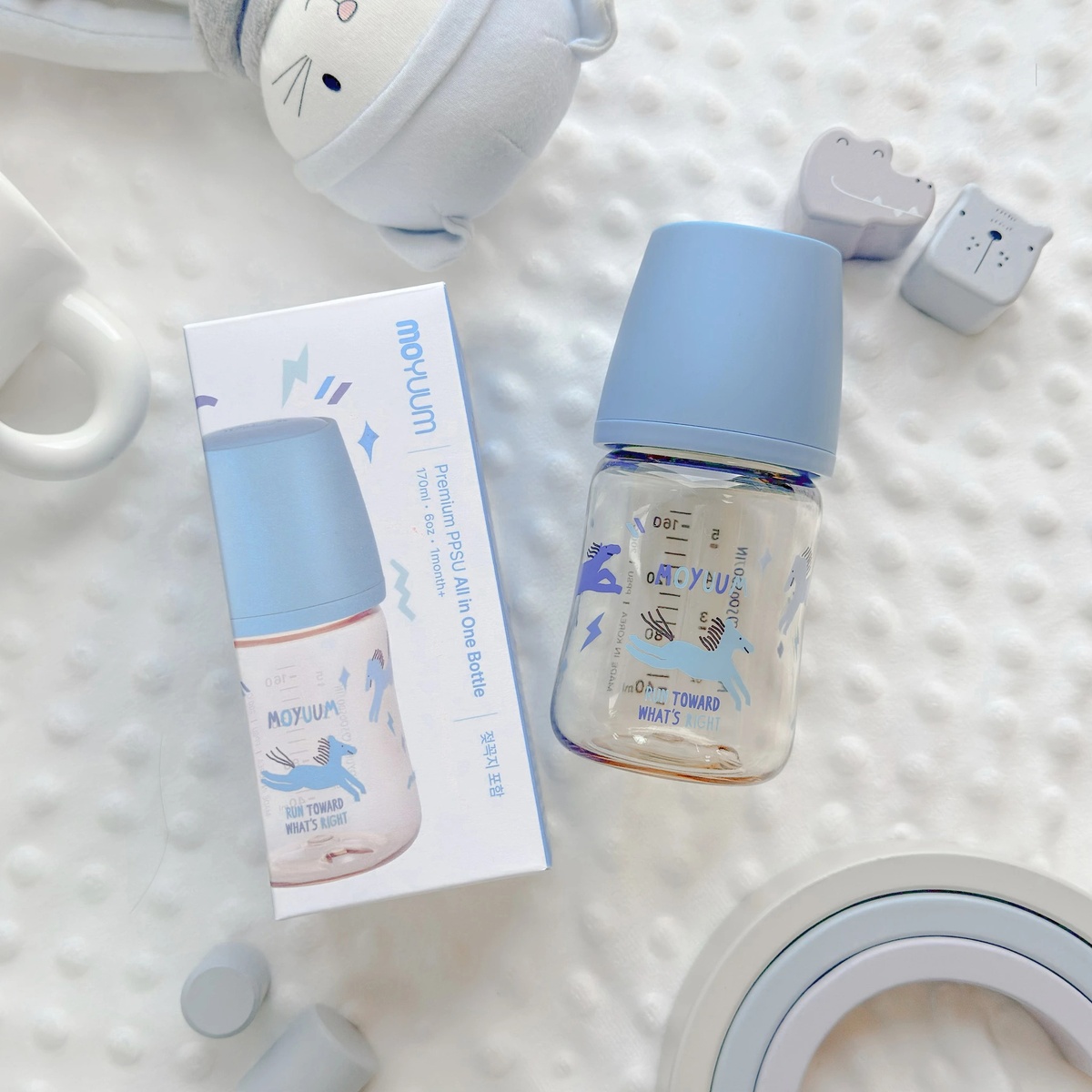 Bình sữa Moyuum PPSU Premium thế hệ thứ 3 Blue Horse 170ml - mặt trái