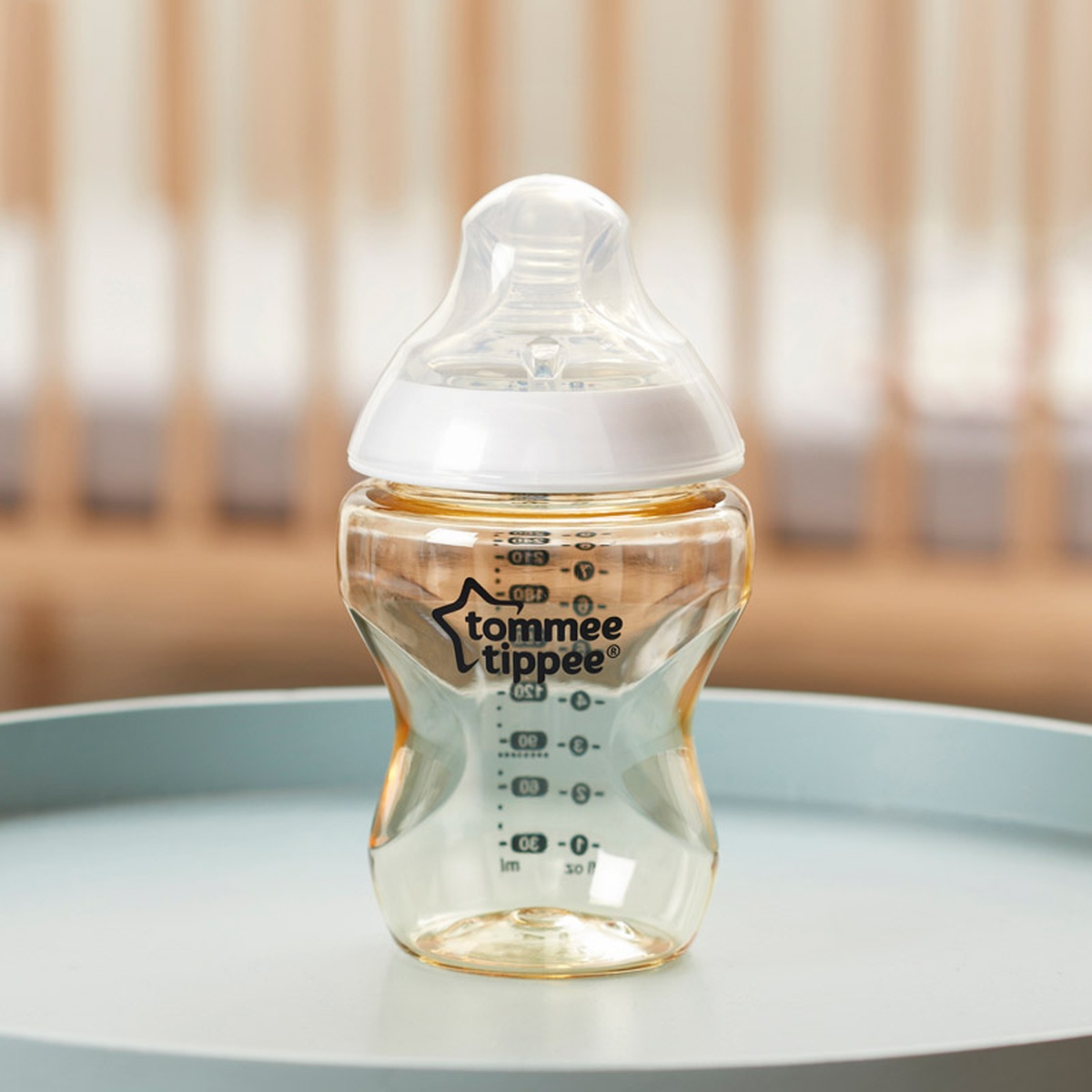 Bình sữa Tommee Tippee Closer PPSU 260ml - mặt trái