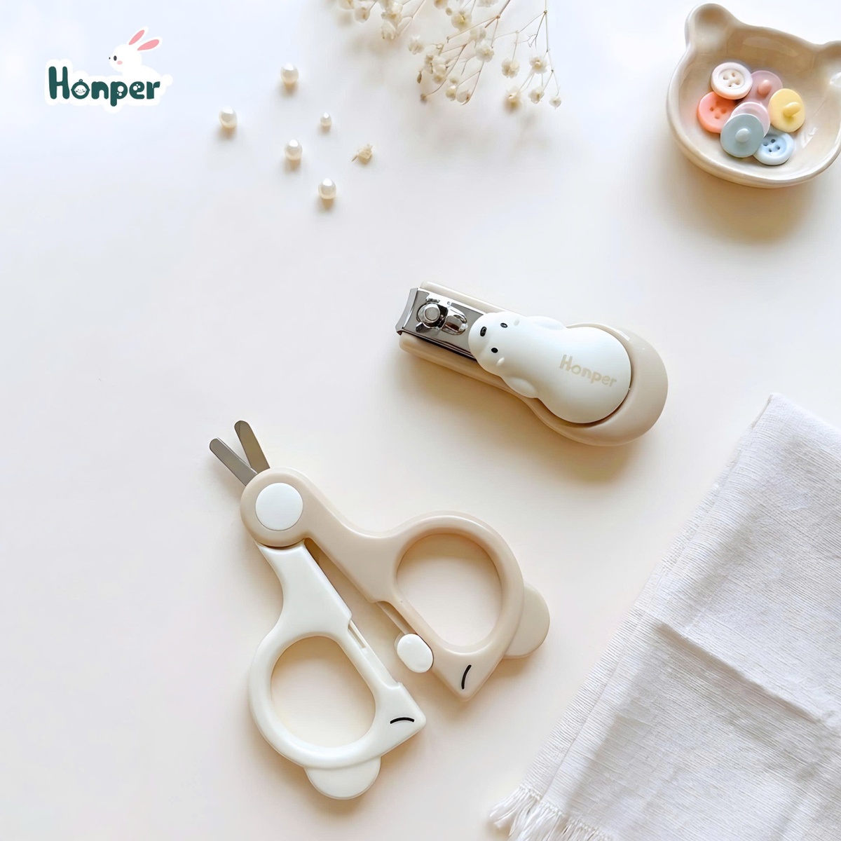 Bộ bấm móng tay và kéo Honper Bear HP203 (Màu ngẫu nhiên) - mặt phải