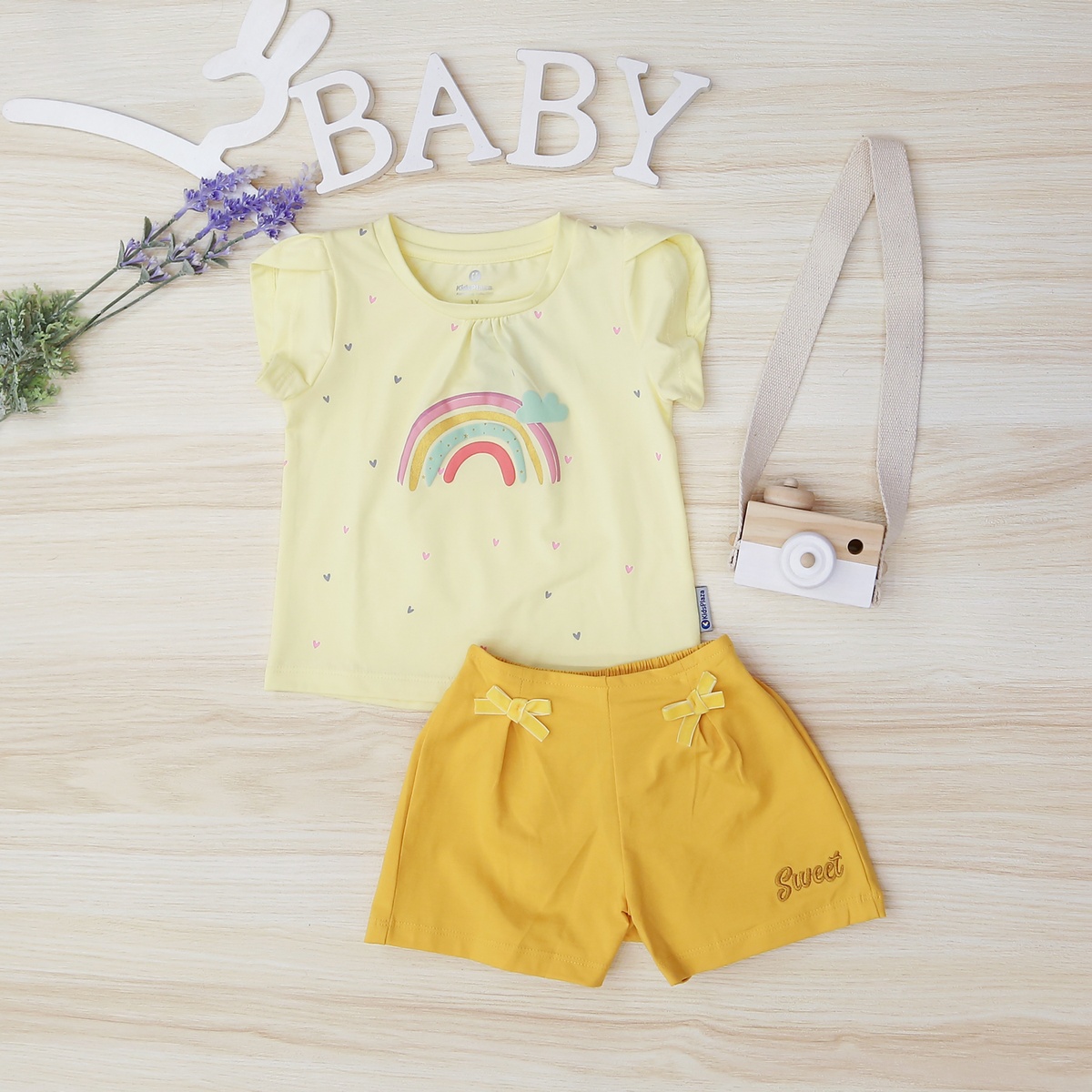 Bộ cộc bé gái in cầu vồng KidsPlaza TT22H Vàng - mặt trái