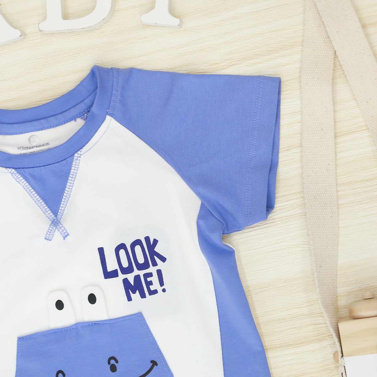 Bộ cộc bé trai in chữ Look me KidsPlaza TT22H (Xanh) - góc nghiêng
