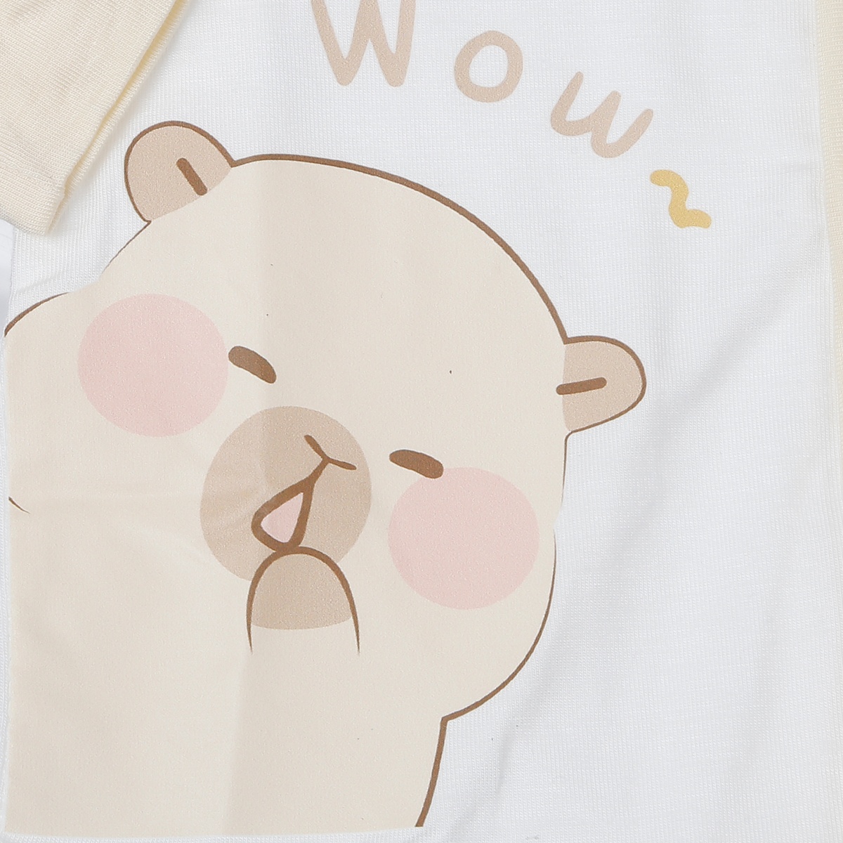 Bộ dài cài lệch cho bé KidsPlaza Modal in cabybara M25T (Be)  - mặt sau