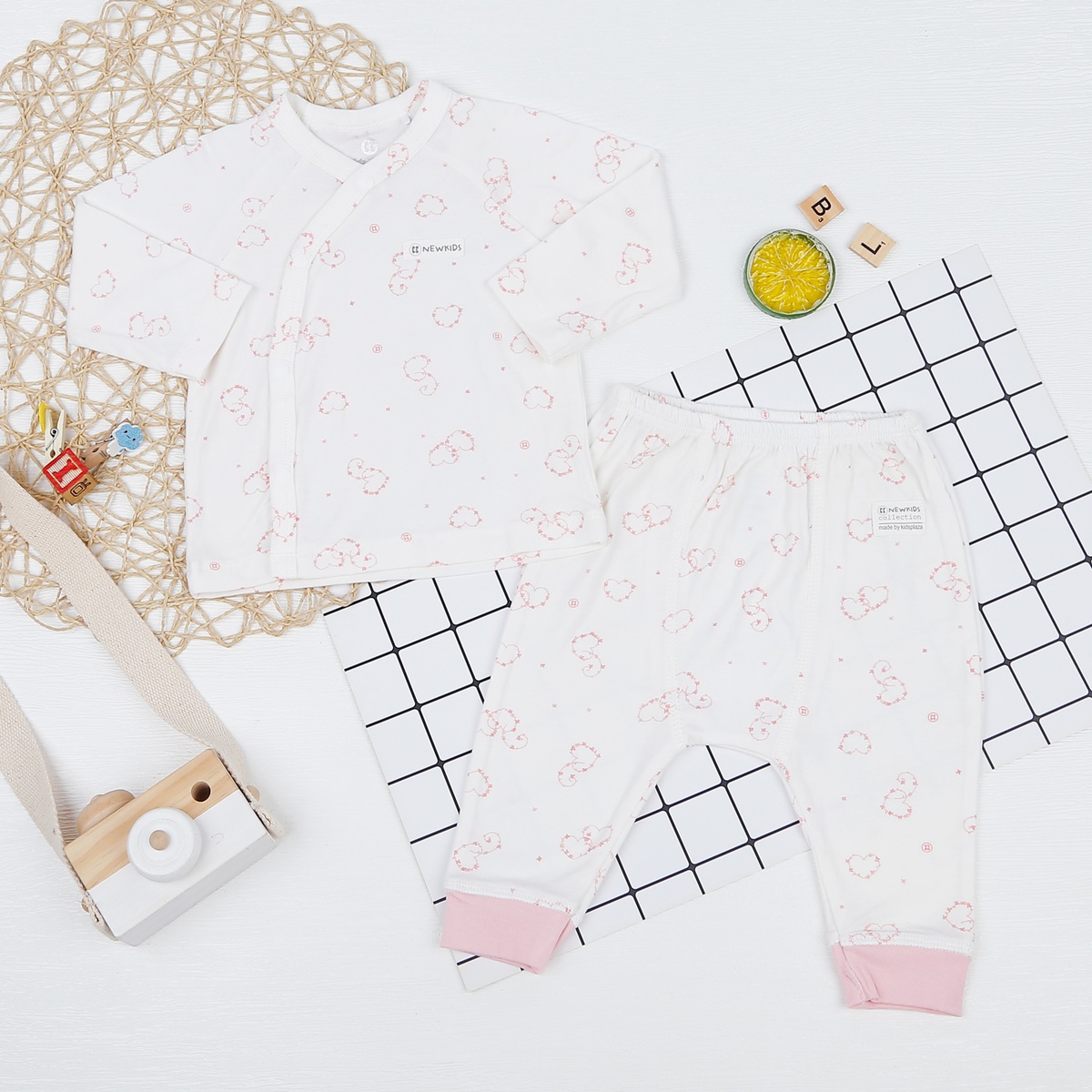 Bộ dài tay bé gái Otis trắng KidsPlaza ND22T