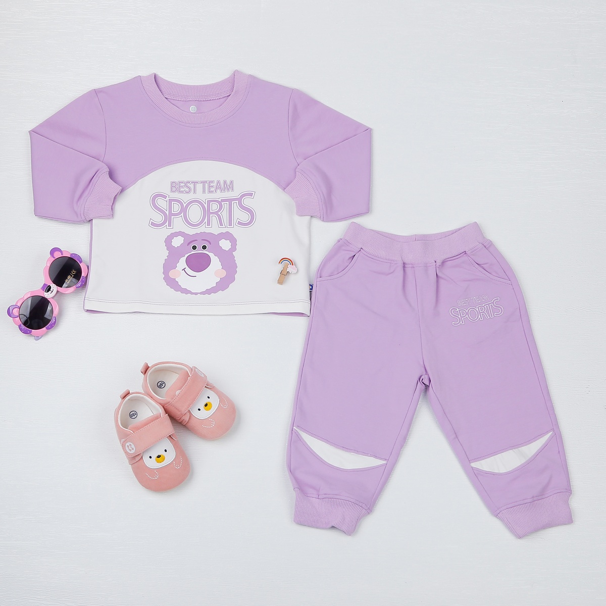 Bộ quần áo bé gái KidsPlaza in gấu Sports tim HN22D