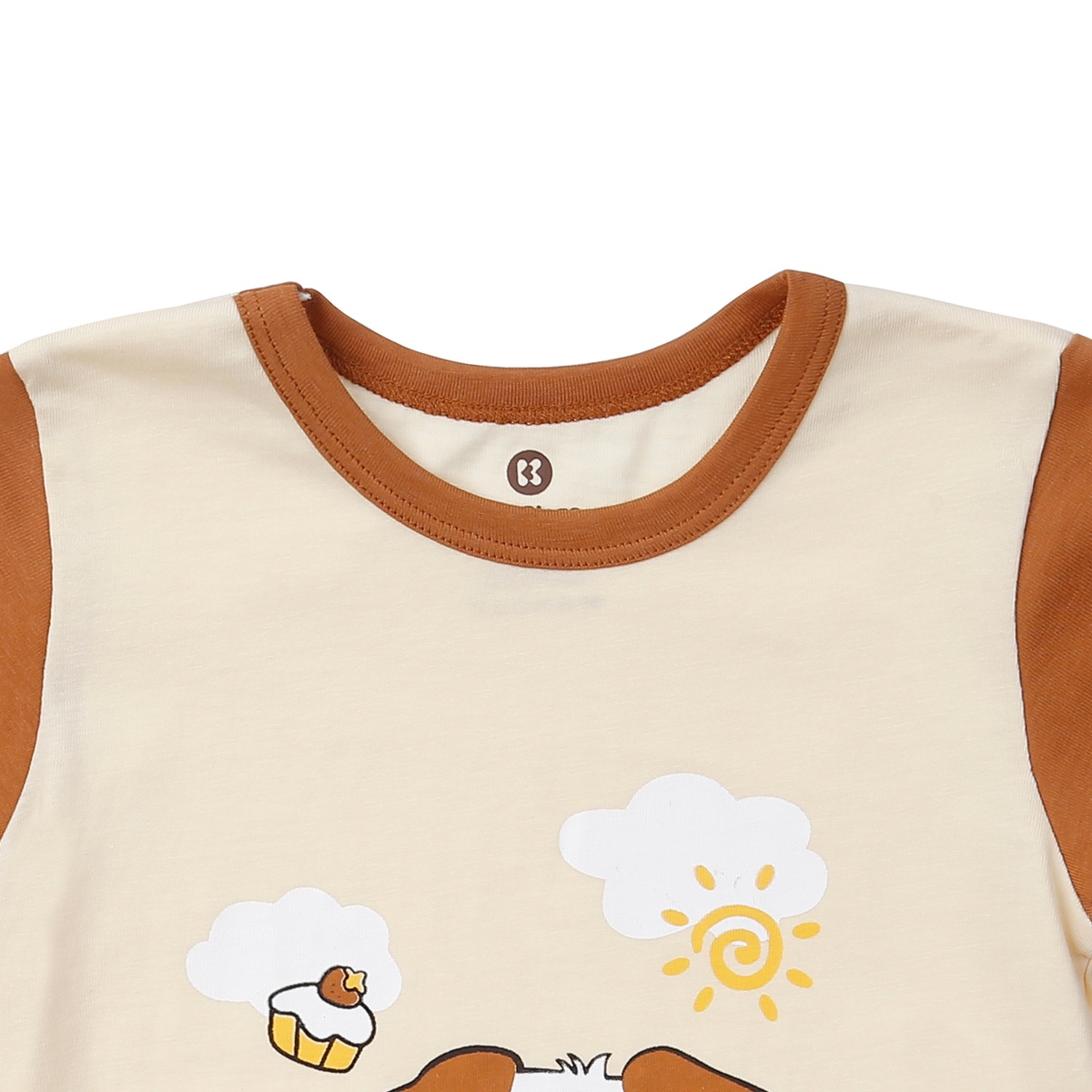 Bộ quần áo cộc tay bé trai KidsPlaza in gấu M24H (Be nâu) - mặt phải