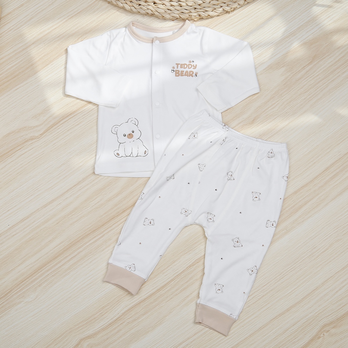 Bộ quần áo dài tay cài giữa KidsPlaza Otis ND23T (Trắng be)