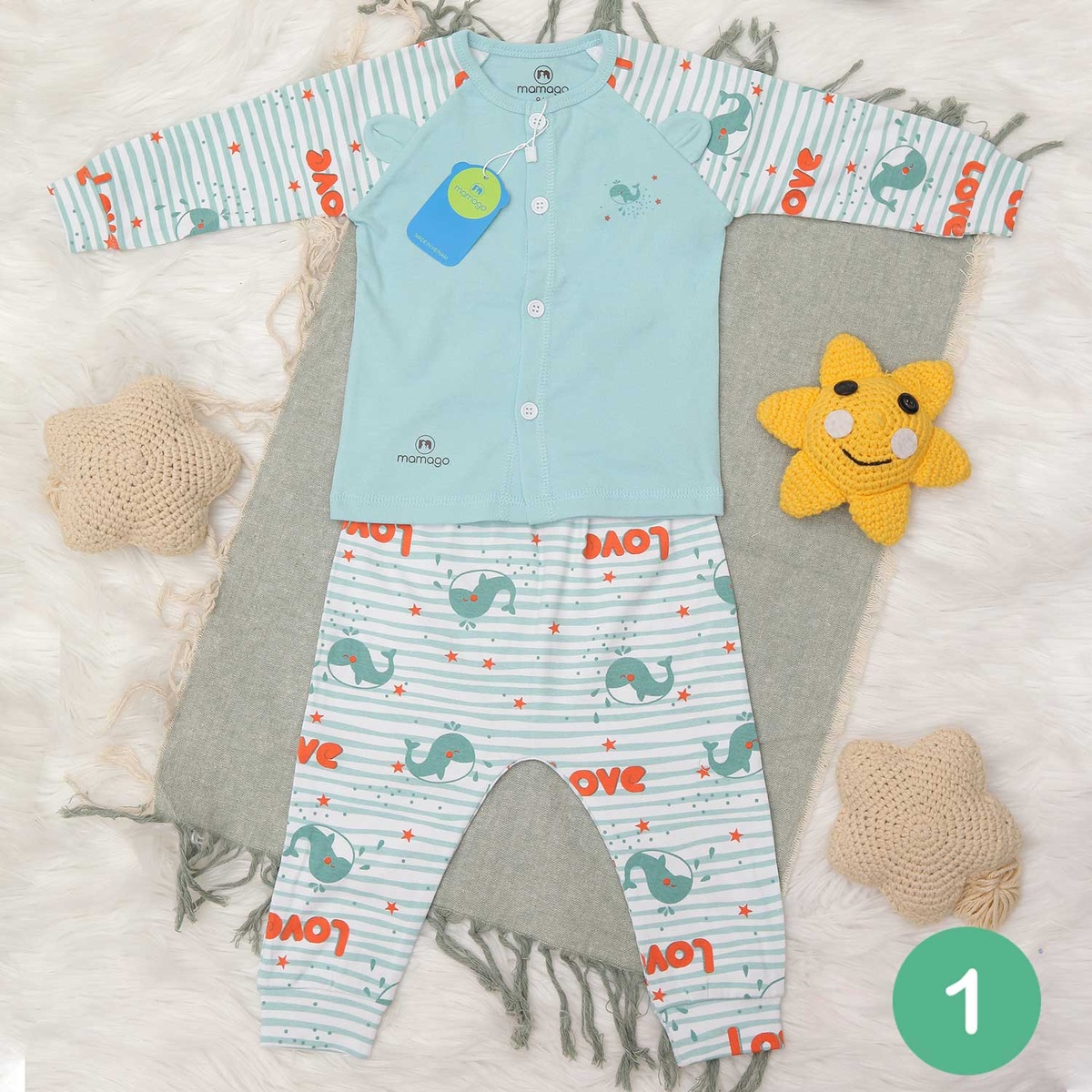 Quần áo sơ sinh cài giữa in chú cá heo Mamago (Xanh nhạt) 1-18M - mặt trái