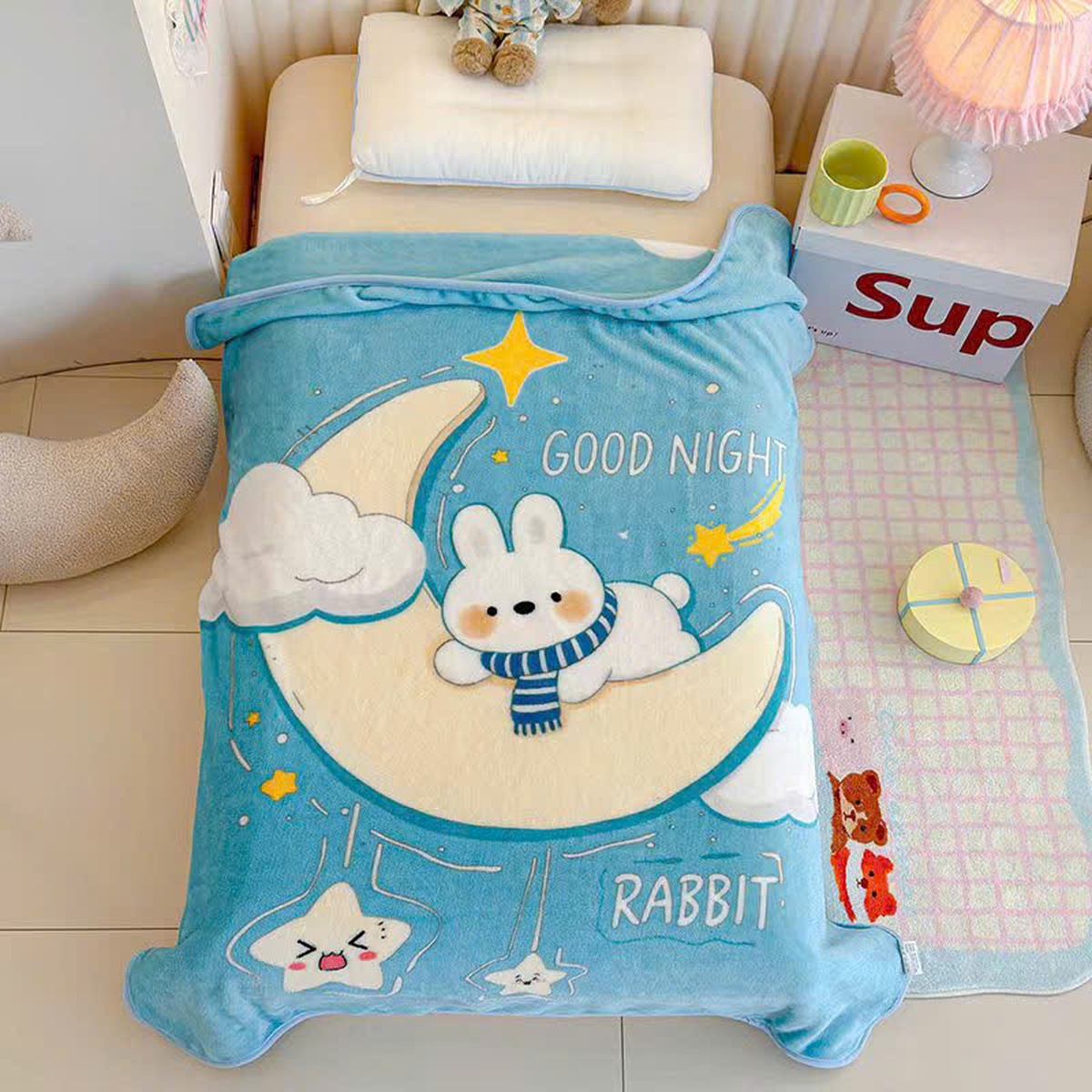 Chăn lông bé gái TopKids AC25 (Họa tiết ngẫu nhiên) - hình 7