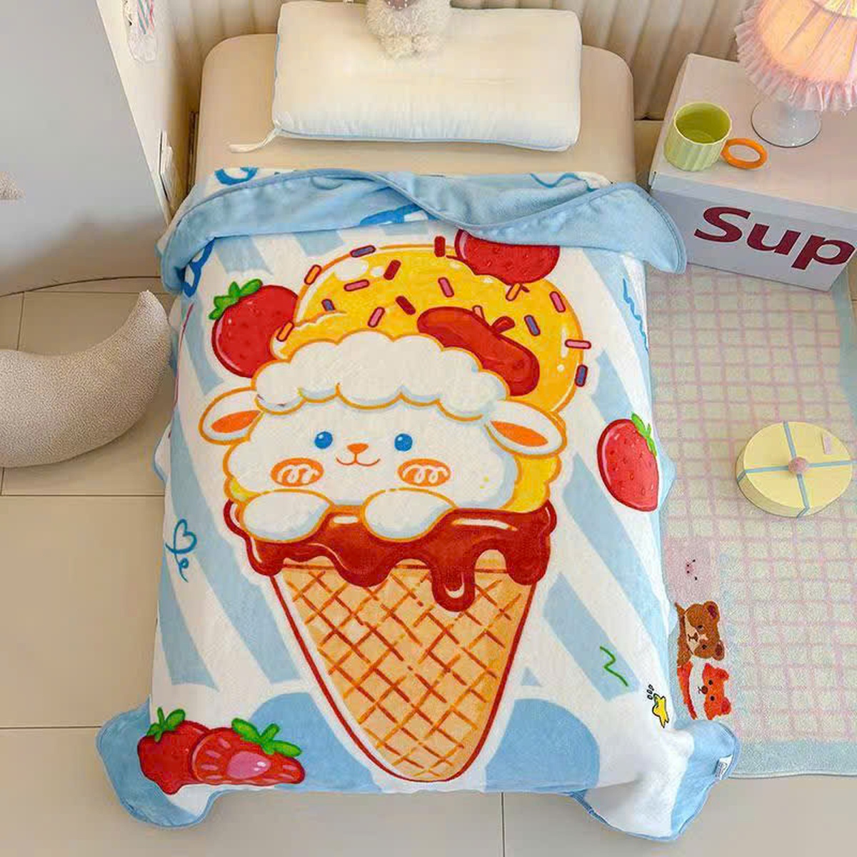 Chăn lông bé gái TopKids AC25 (Họa tiết ngẫu nhiên) - hình 8