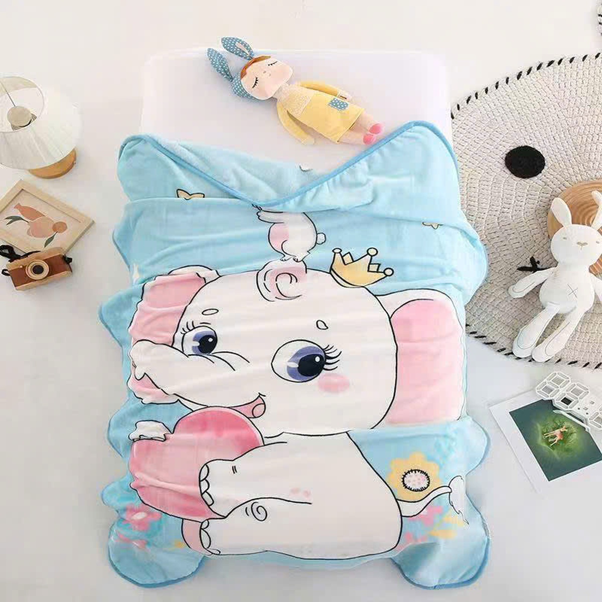 Chăn lông bé gái TopKids AC25 (Họa tiết ngẫu nhiên) - hình 9