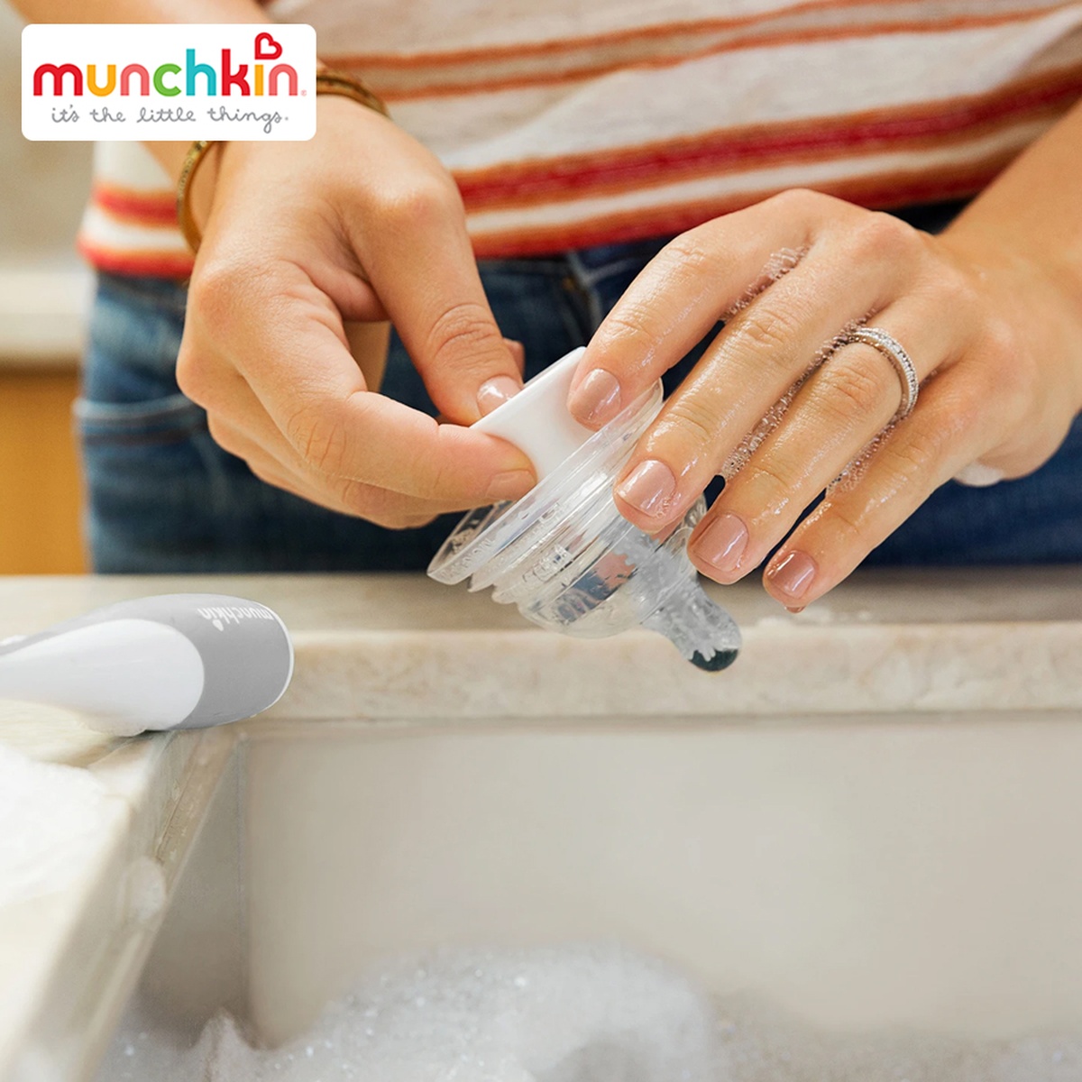 Cọ bình sữa có mút Munchkin (Màu ngẫu nhiên) - hình 9