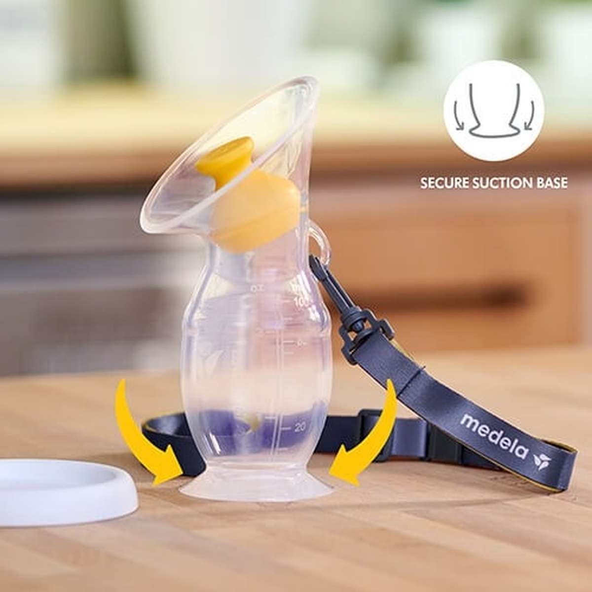 Cốc hứng sữa Silicon Medela 100ml - mặt phải