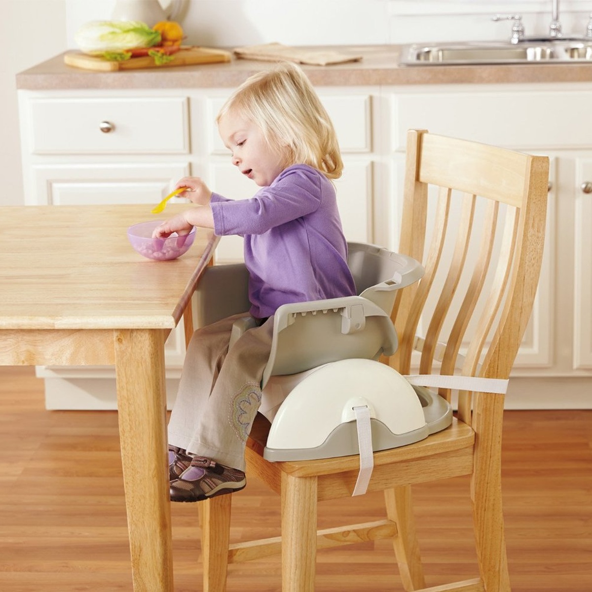 Ghế ăn bột Fisher Price BCK62 Space Saver  - mặt sau