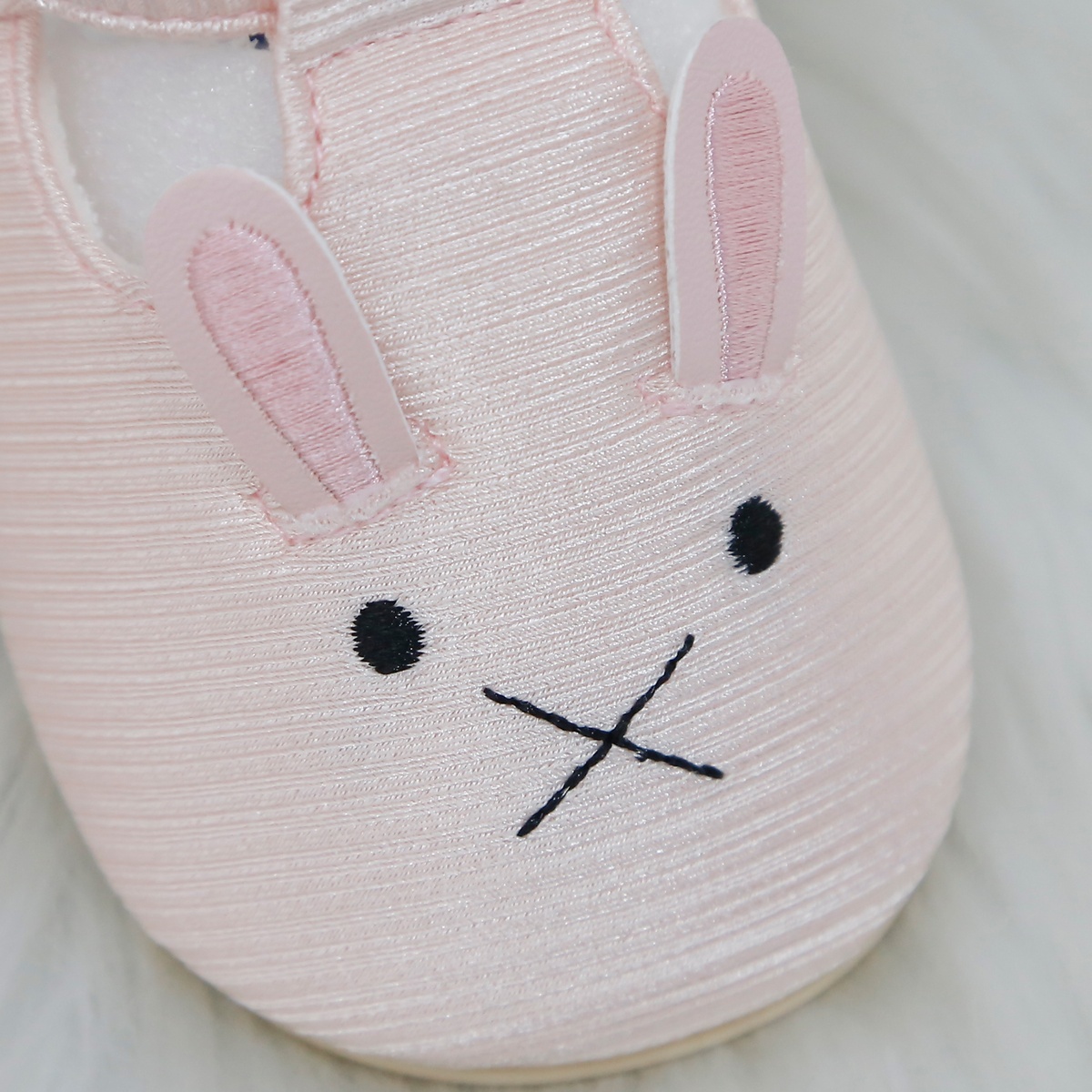 Giày tập đi bé gái KidsPlaza thêu thỏ cute 25K-SH05 (Hồng)  - mặt trái