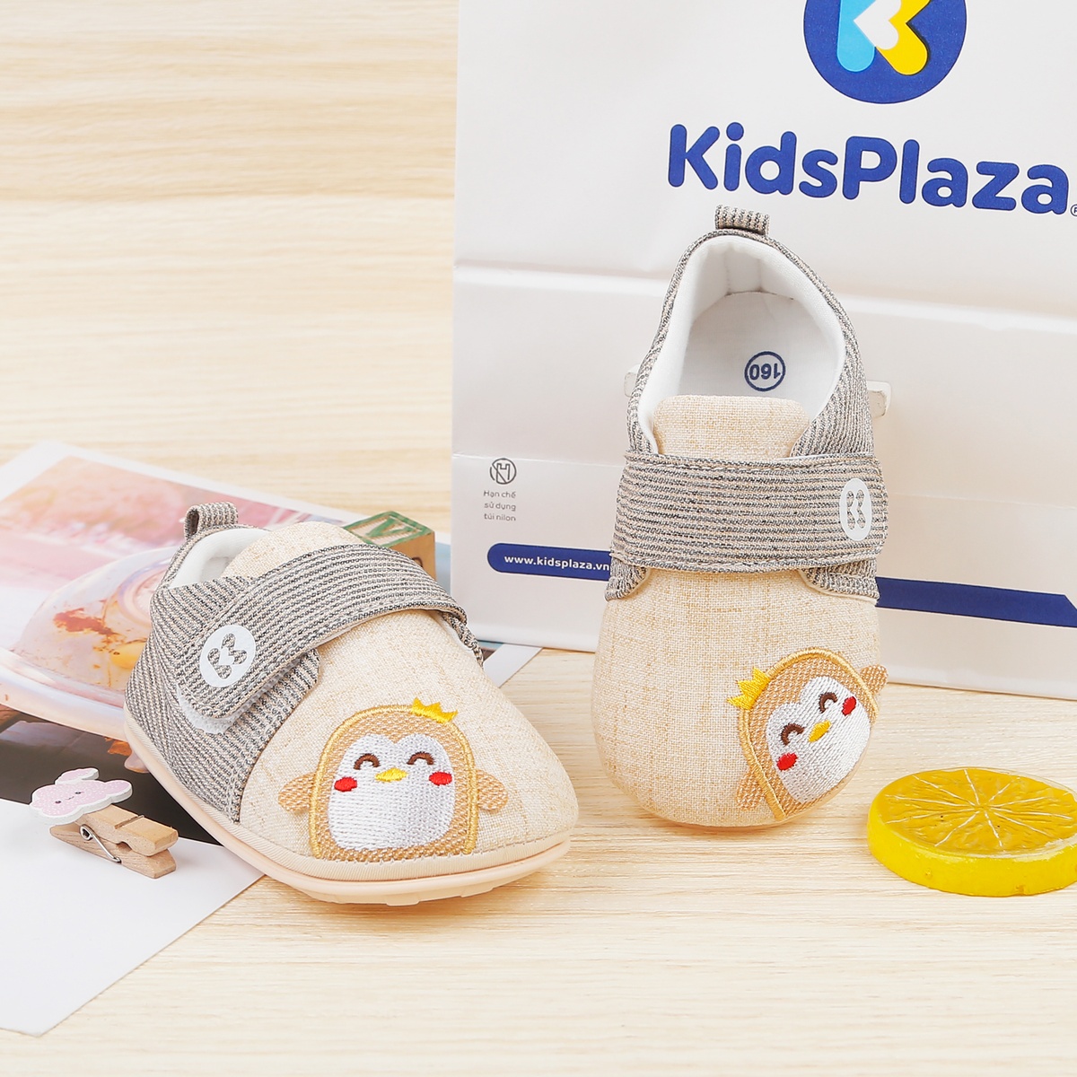 Giày tập đi KidsPlaza 22K-S6 hình Penguin (Be)
