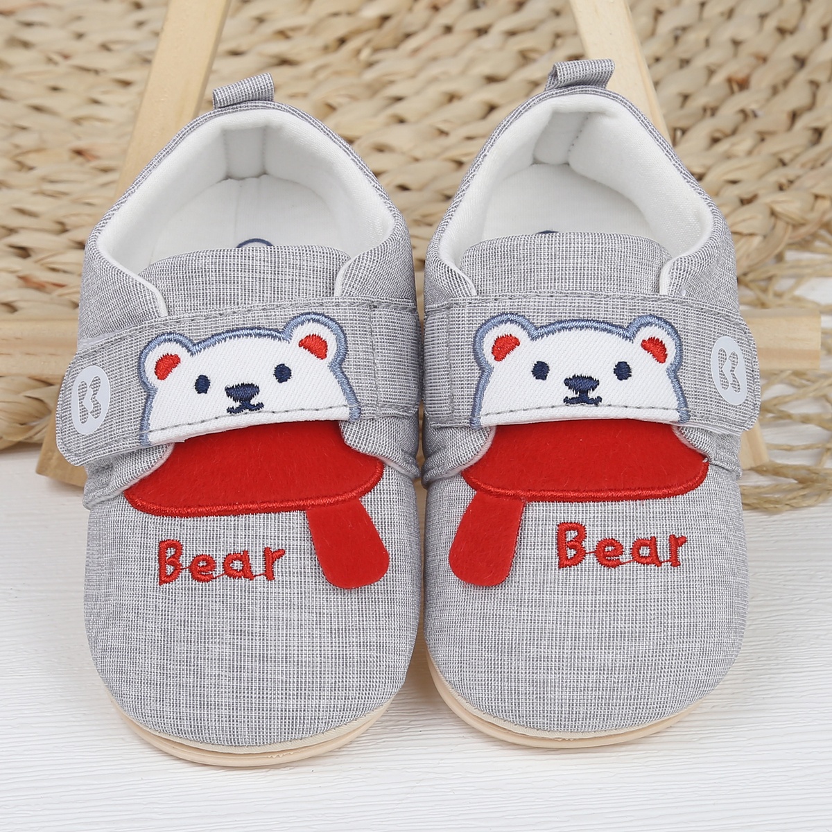Giày tập đi KidsPlaza thêu gấu 23K-S1 (Màu ghi)