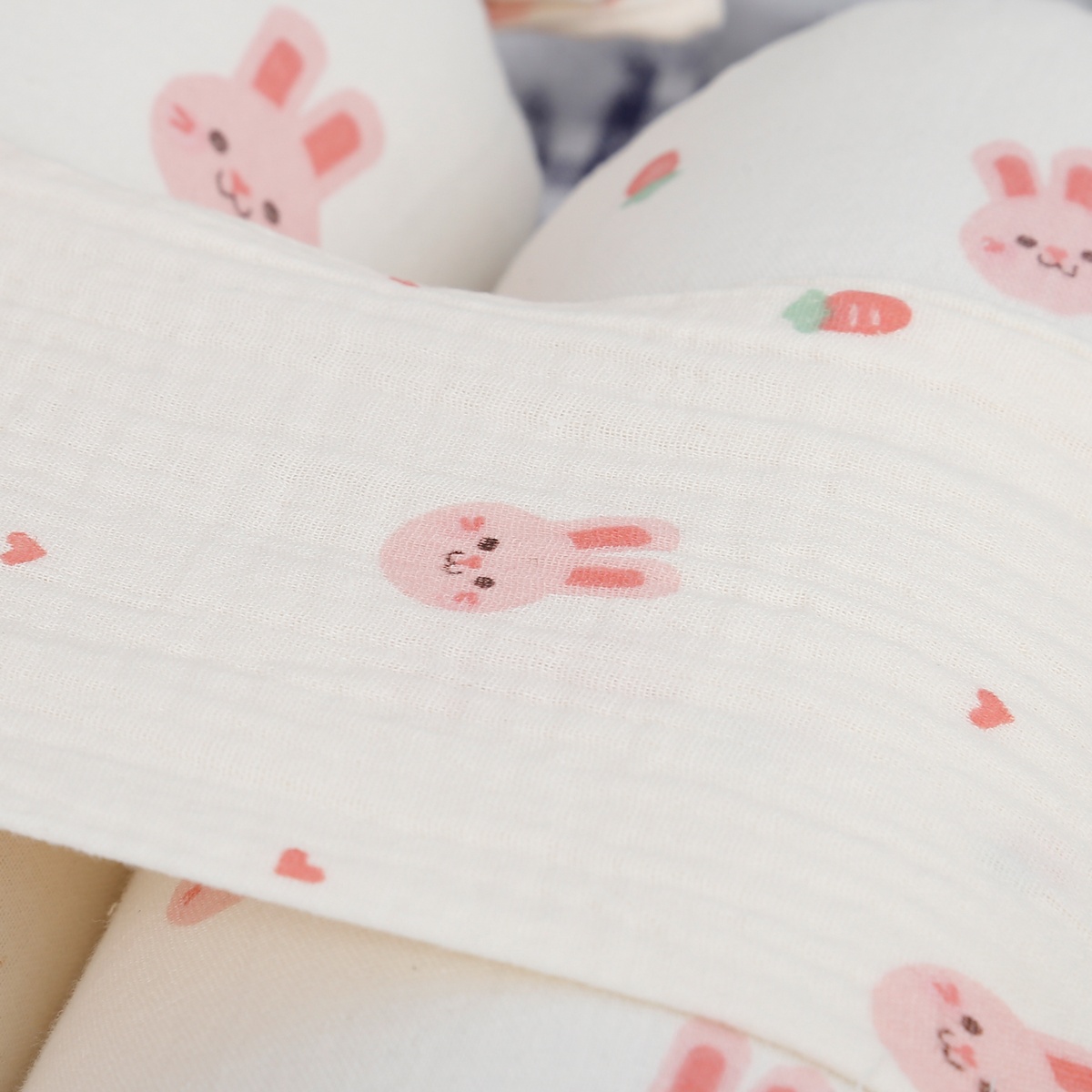 Gối chặn KidsPlaza Muslin thỏ PG23 - mặt trái