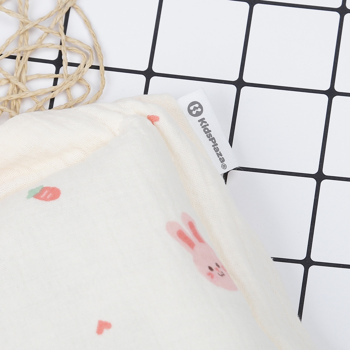 Gối lõm cho bé KidsPlaza Muslin thỏ PG23 - mặt trái
