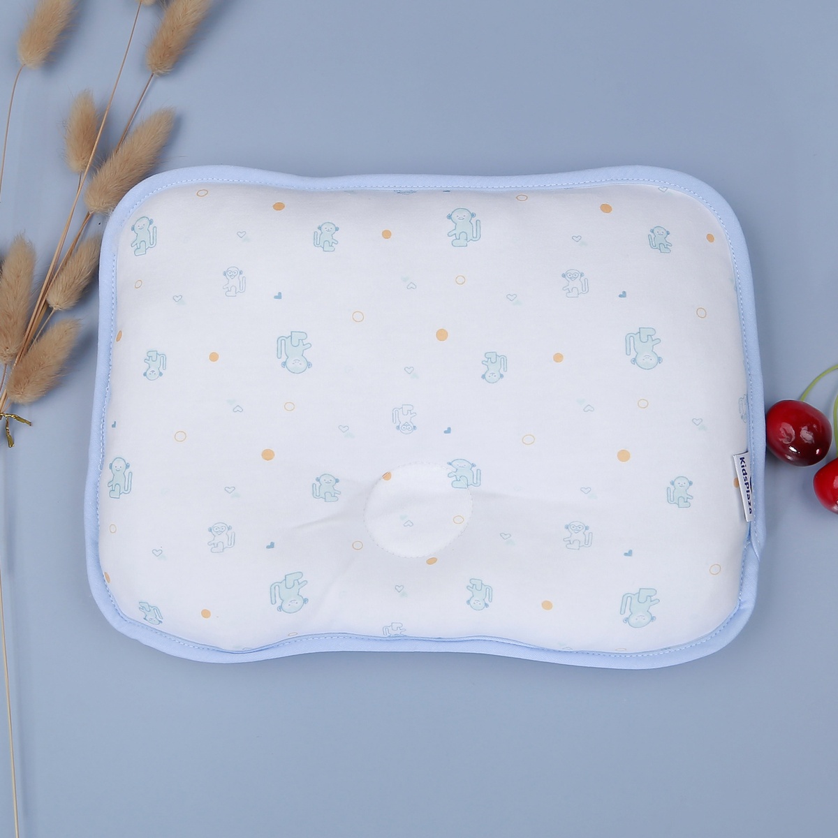 Gối lõm sơ sinh KidsPlaza TM21 (Xanh) - mặt trái