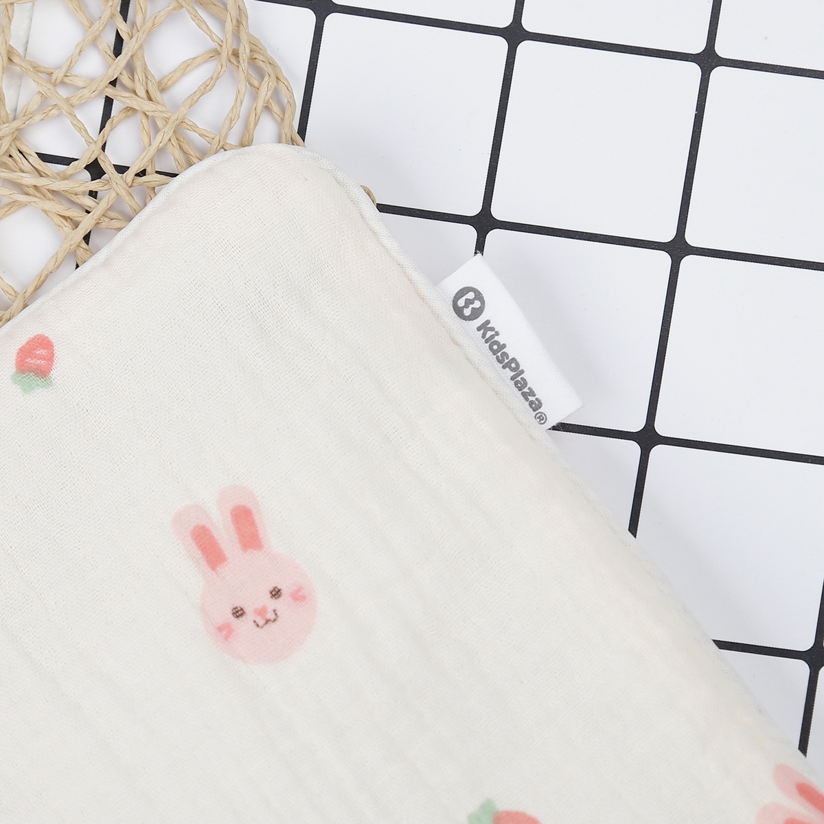 Gối sơ sinh KidsPlaza Muslin hình thỏ PG23 - mặt trái