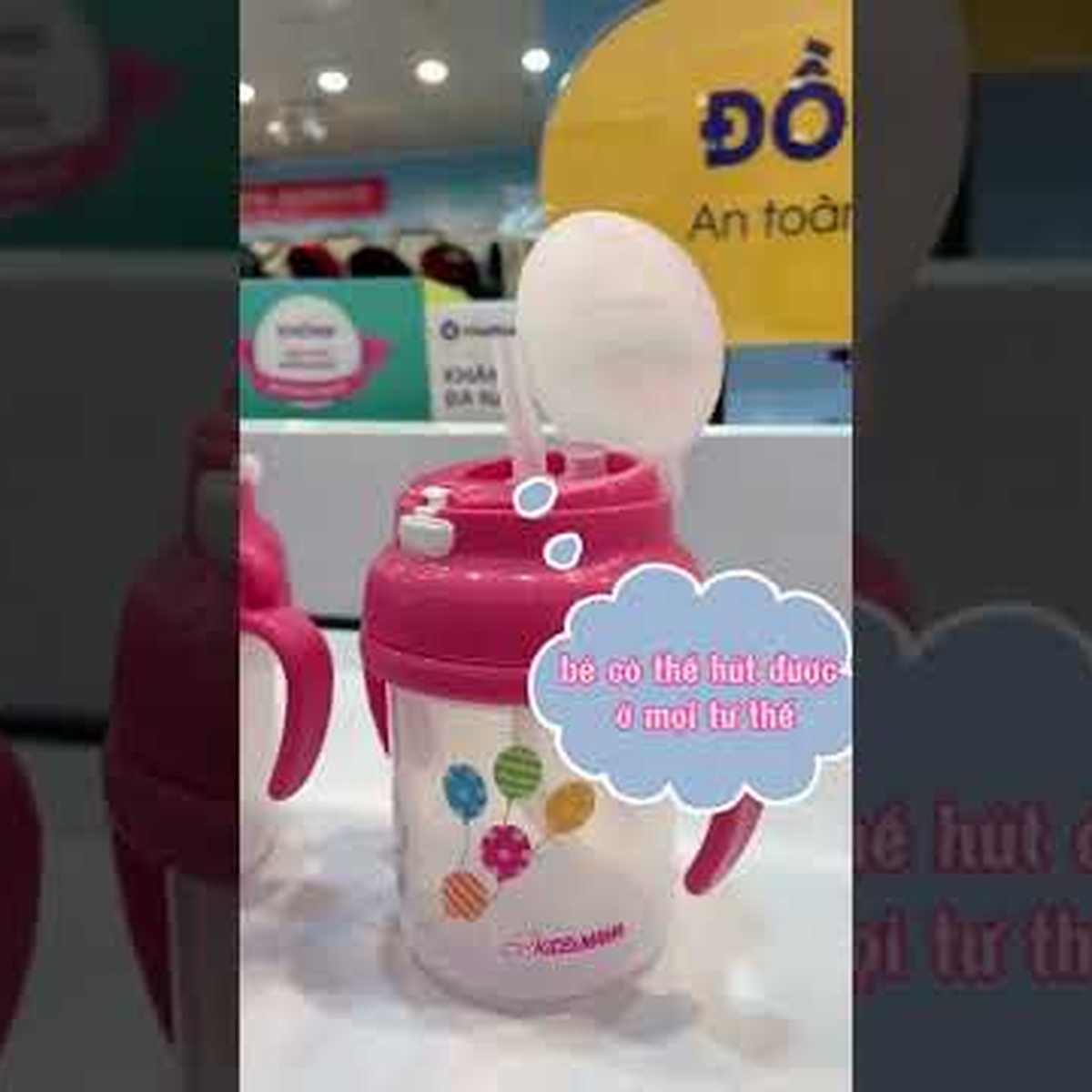 Bình tập uống nước cho bé Kids&Mama 270ml (Màu ngẫu nhiên) - video