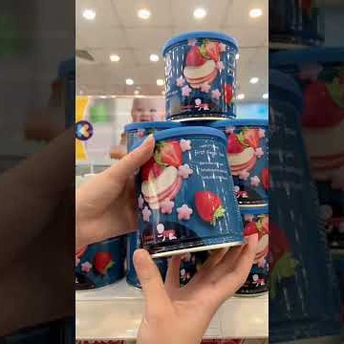 Bánh ăn dặm Gerber hình sao vị Dâu Táo 49g cho bé 8M+ - video