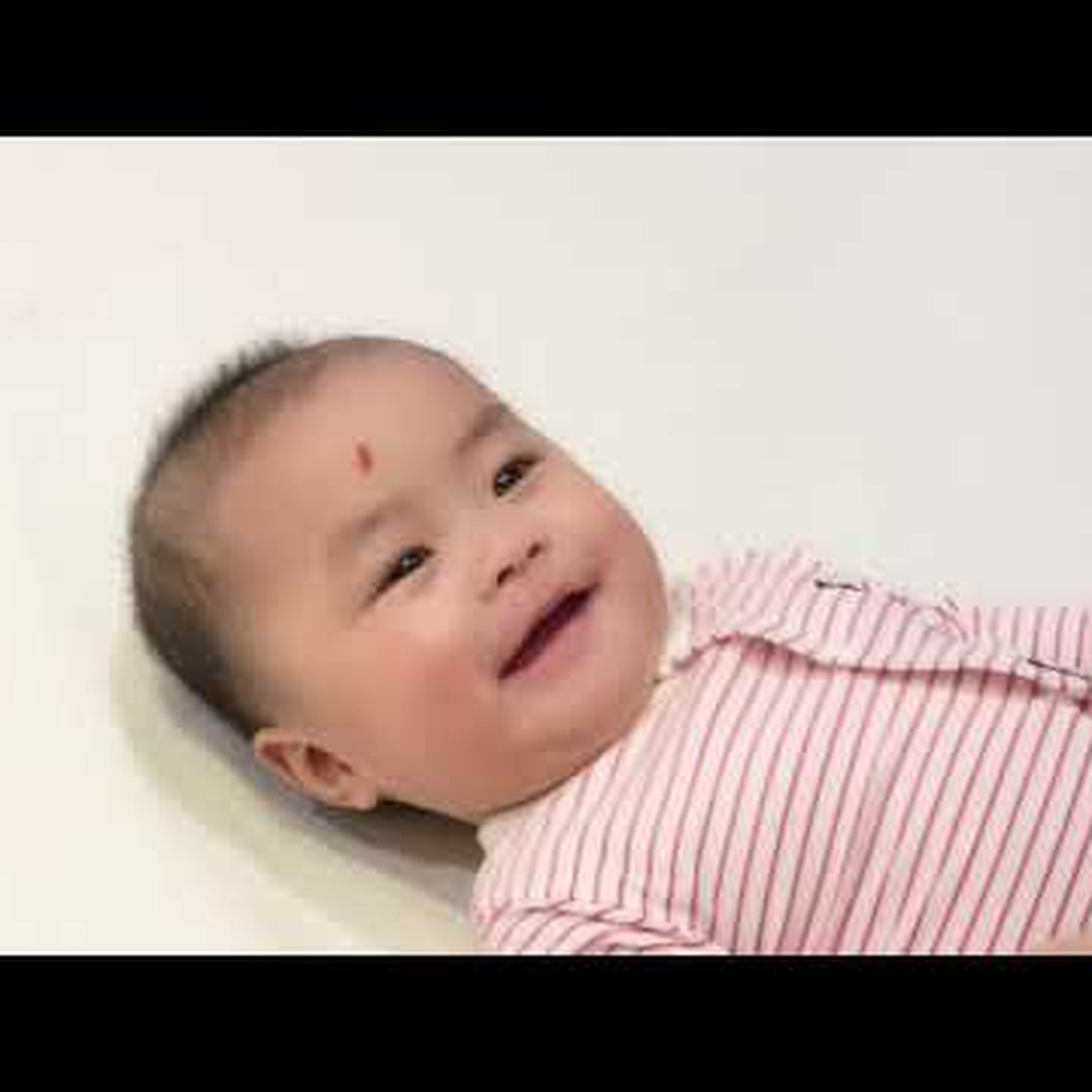 Bộ sơ sinh cài giữa dài tay Otis kẻ ngang KidsPlaza ND21H (Trắng Đỏ) - video
