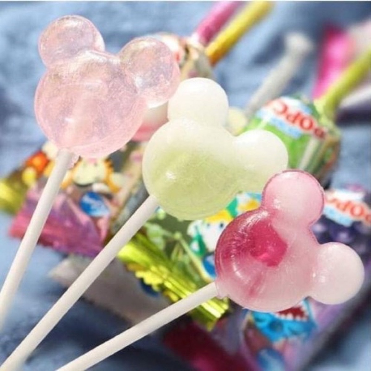 Kẹo mút Glico Popcan Mickey Nhật Bản cho bé - mặt phải