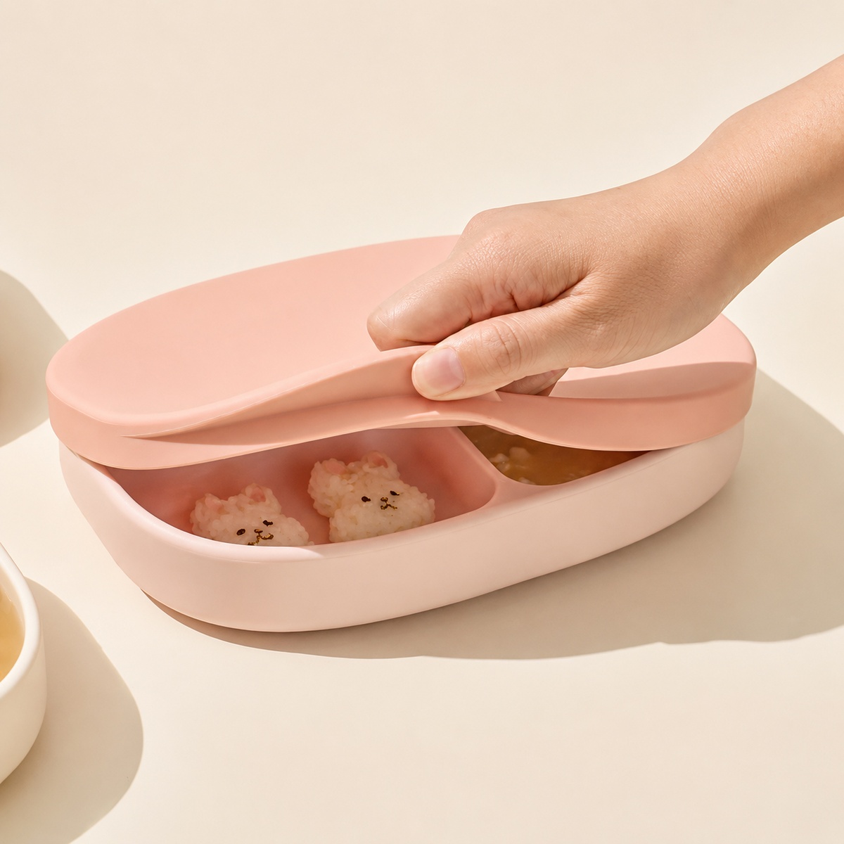 Khay ăn silicone Moyuum 5 ngăn cao cấp (Hồng dâu) - mặt phải