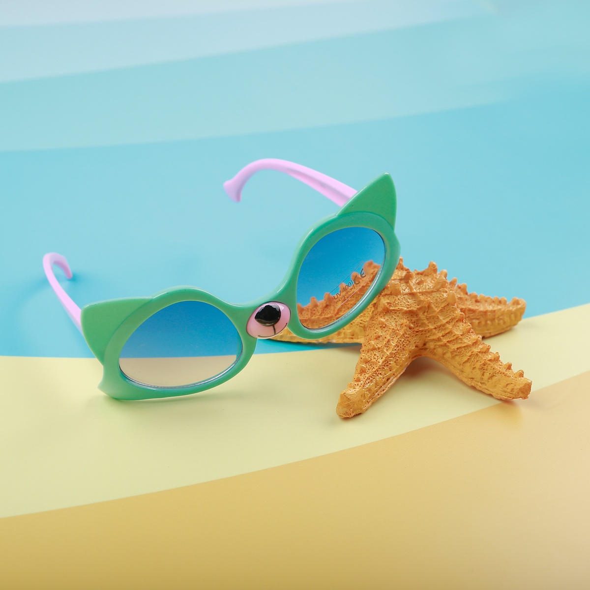Kính thời trang KidsPlaza Raccoon PK21-003 Mint - mặt phải