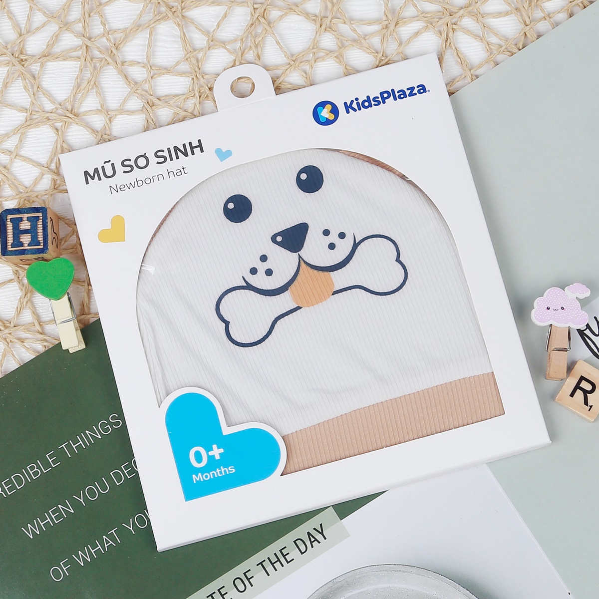 Mũ sơ sinh kẻ tăm KidsPlaza hình chó ND22T (Trắng be) - góc nghiêng