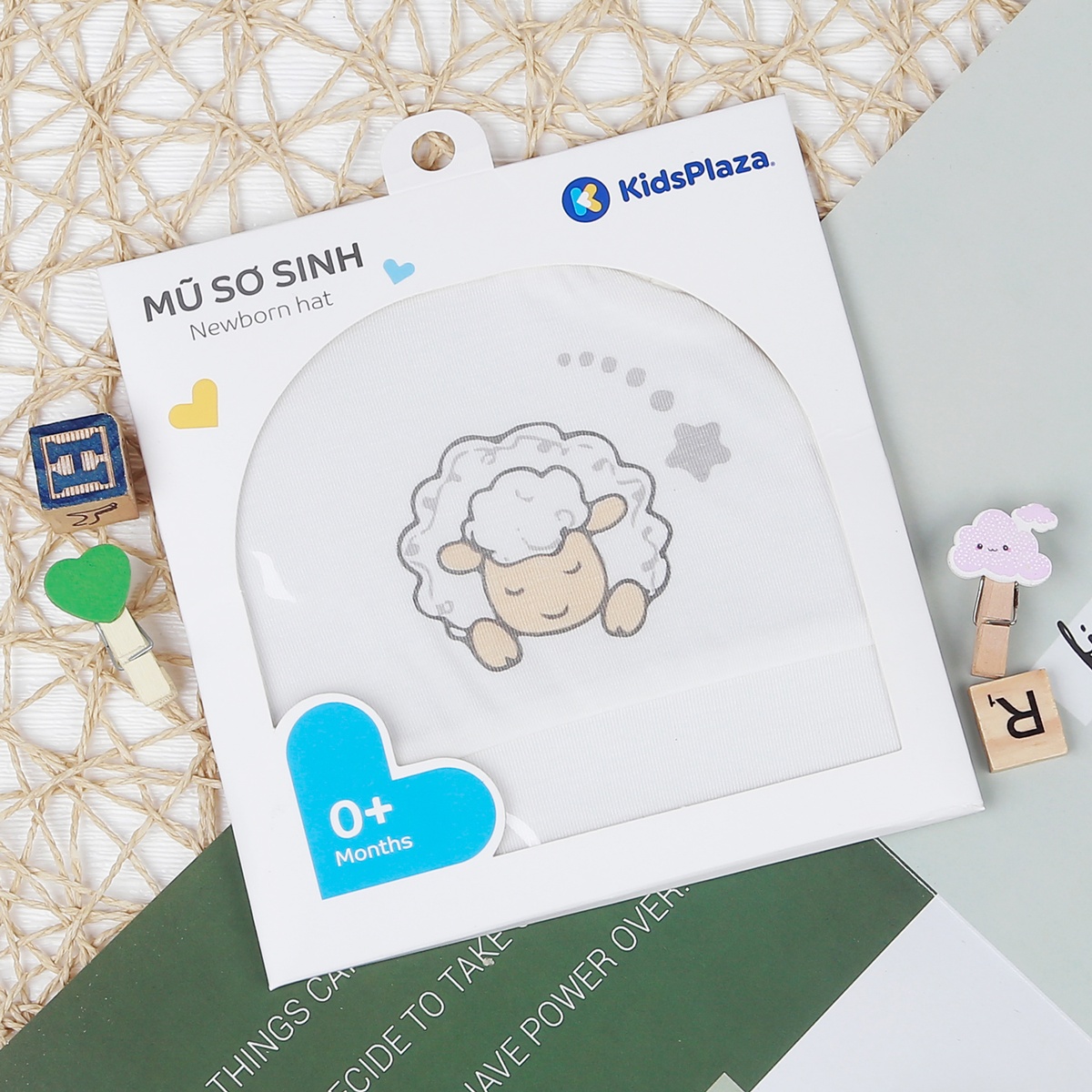 Mũ sơ sinh Otis bé trai in cừu KidsPlaza ND22T (Trắng) - góc nghiêng