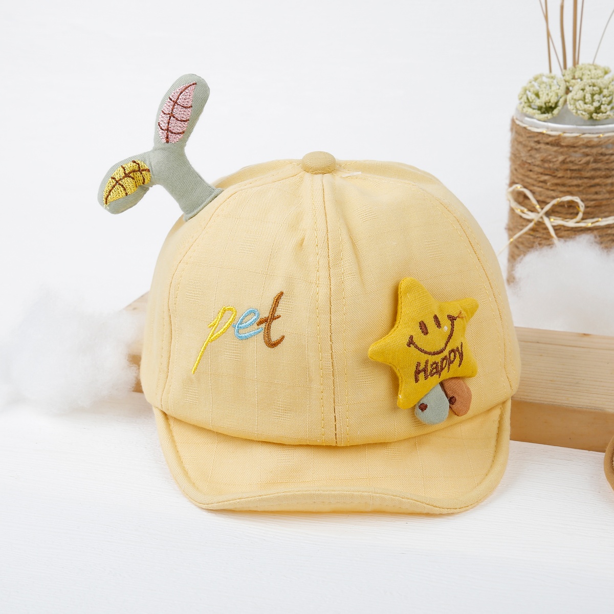 Mũ thời trang Kids Plaza lưỡi trai hình sao 23K-H02 vàng s48
