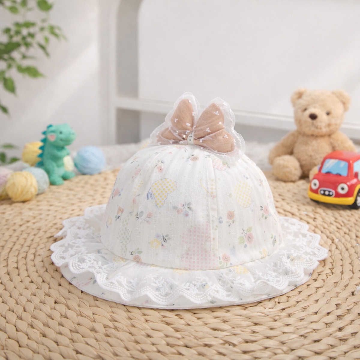 Mũ vành bé gái KidsPlaza đính nơ & ren 26K-H13 size 50 (Trắng) - mặt phải