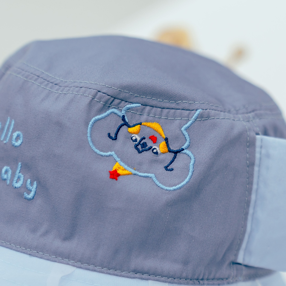 Mũ vành bé trai phủ voan Kidsplaza thêu voi DN26 (Xanh dương) - mặt sau
