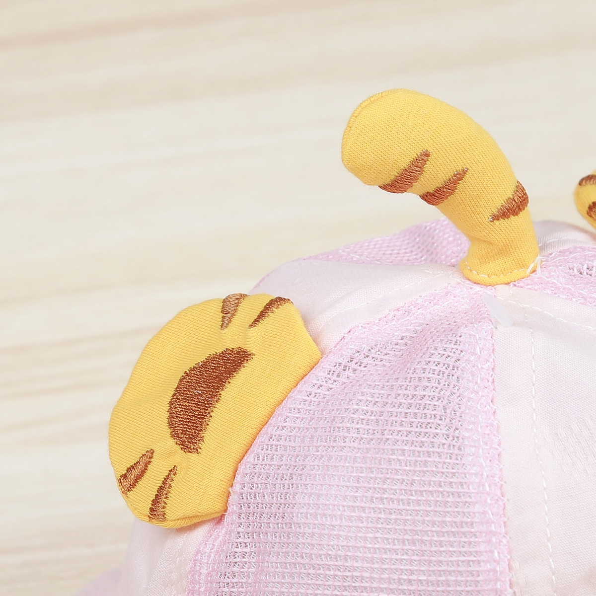 Mũ vành KidsPlaza hình hổ Pari AC22H (Hồng) - mặt trái