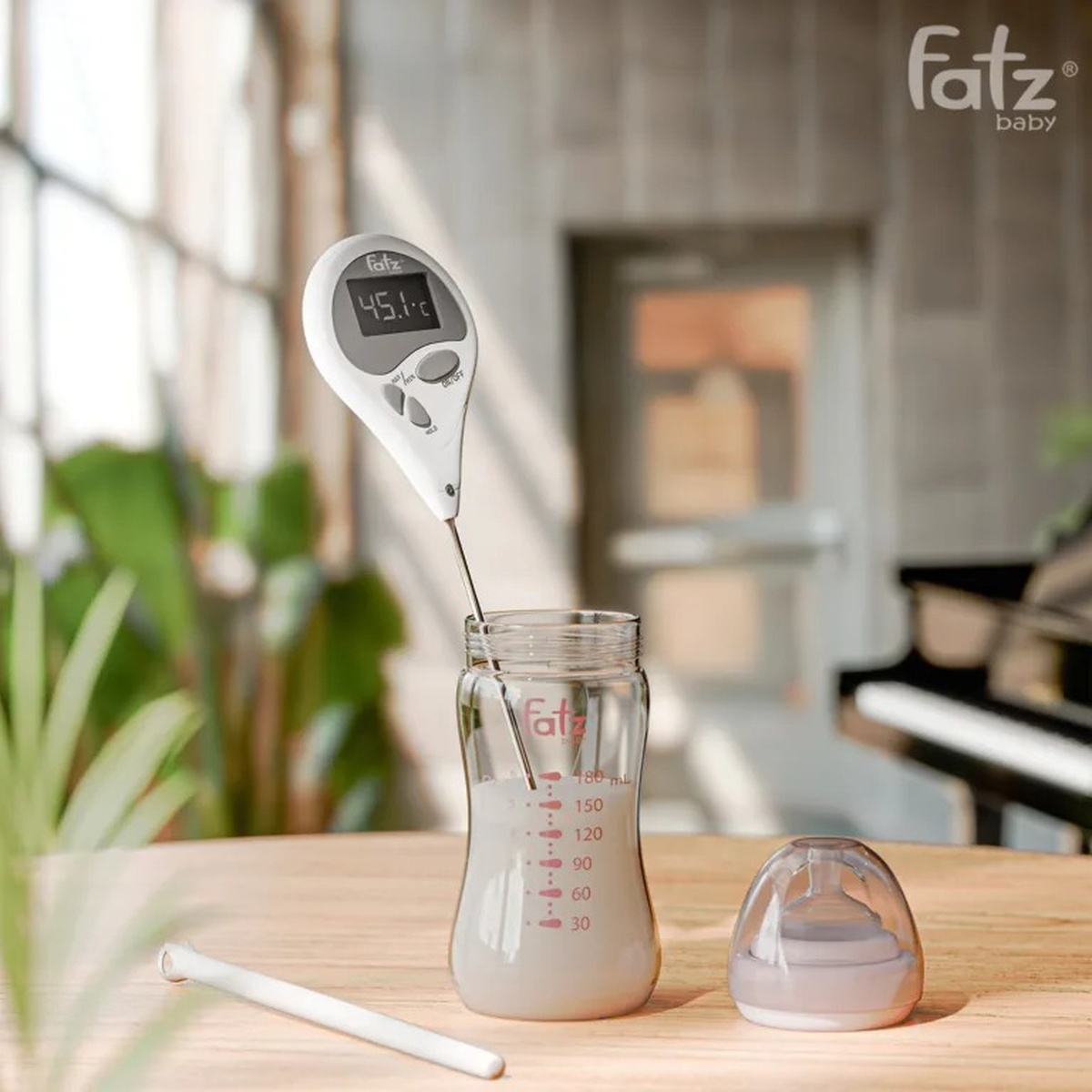 Nhiệt kế điện tử đa năng Truly 1 Fatzbaby FB8683WS  - mặt phải