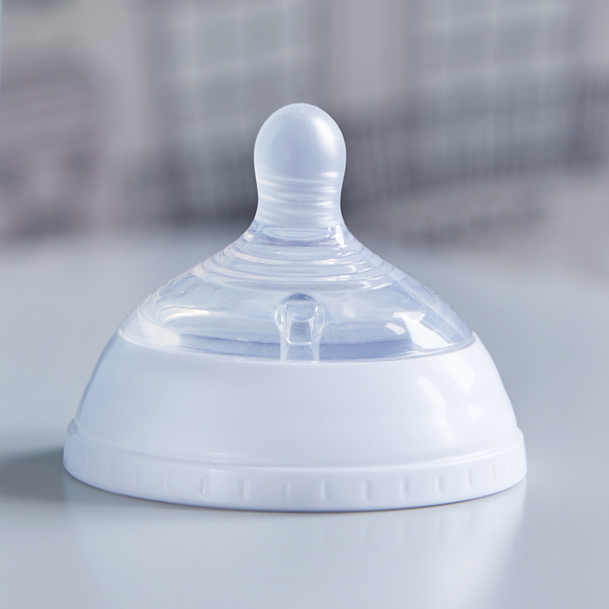 Núm ty Tommee Tippee silicon siêu mềm vỉ đôi cho bé từ 6m - mặt phải