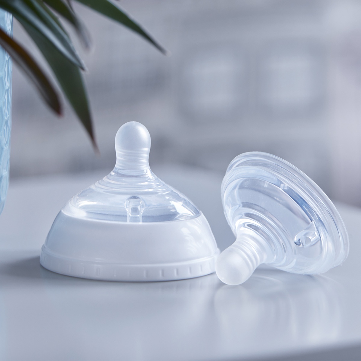 Núm ty Tommee Tippee silicon siêu mềm vỉ đôi cho bé từ 6m - mặt sau