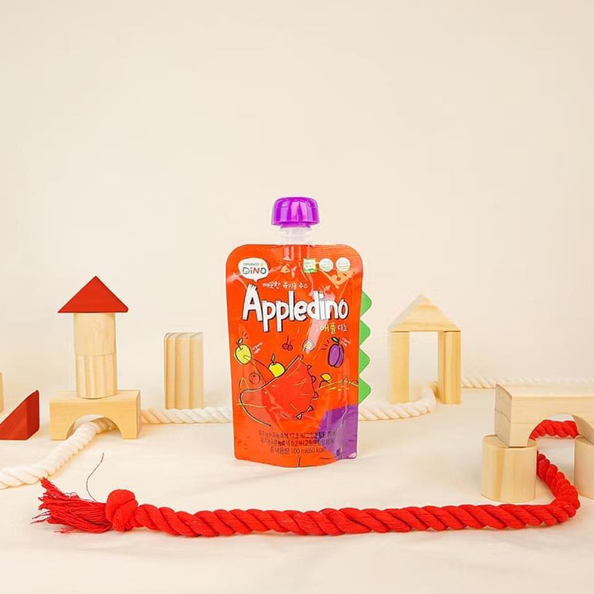 Nước ép táo mận quả mọng Appledino 100ml (6M+) - góc nghiêng
