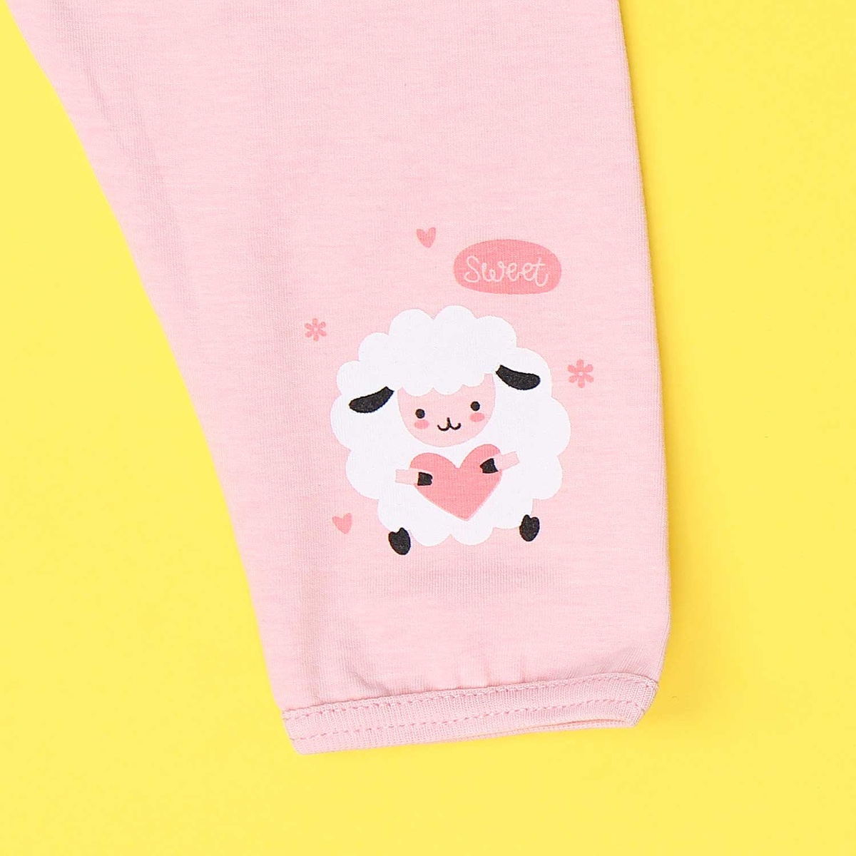 Quần sơ sinh dài đáp đũng Mamago Vera in cừu K19 (Hồng) - mặt phải