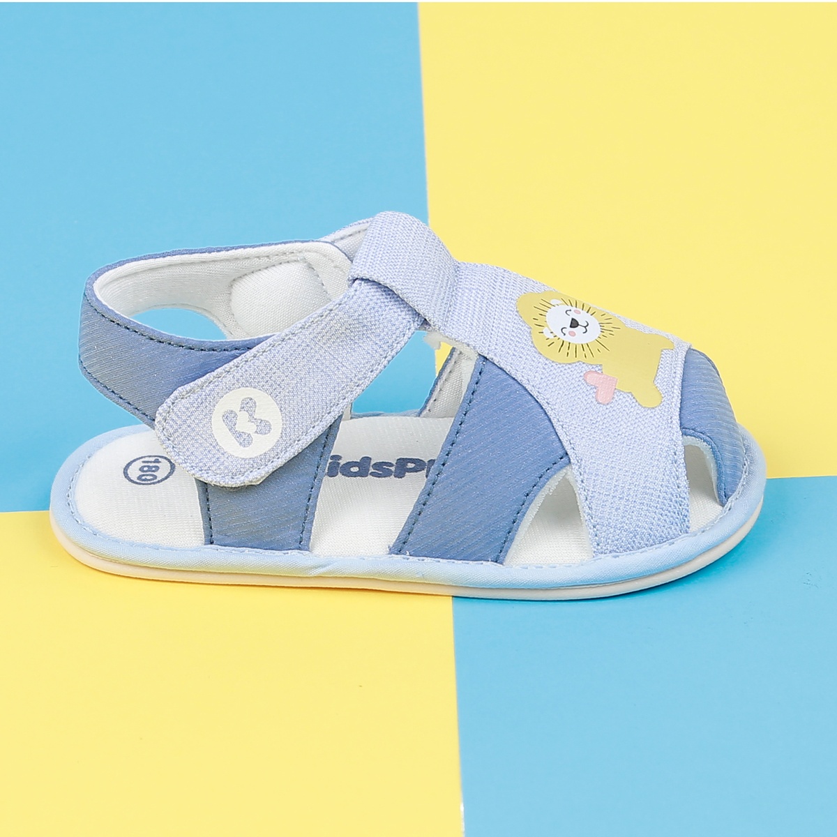 Dép sandal tập đi KidsPlaza 22K-S12 hình sư tử - góc nghiêng