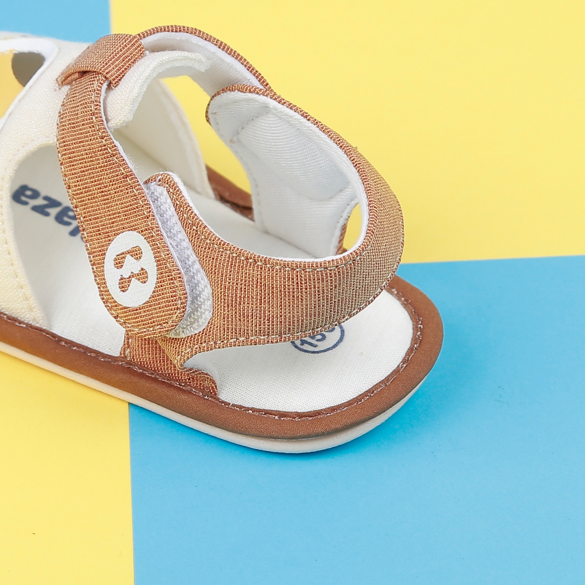 Dép sandal tập đi KidsPlaza 22K-S13 máy bay (Be) - mặt sau